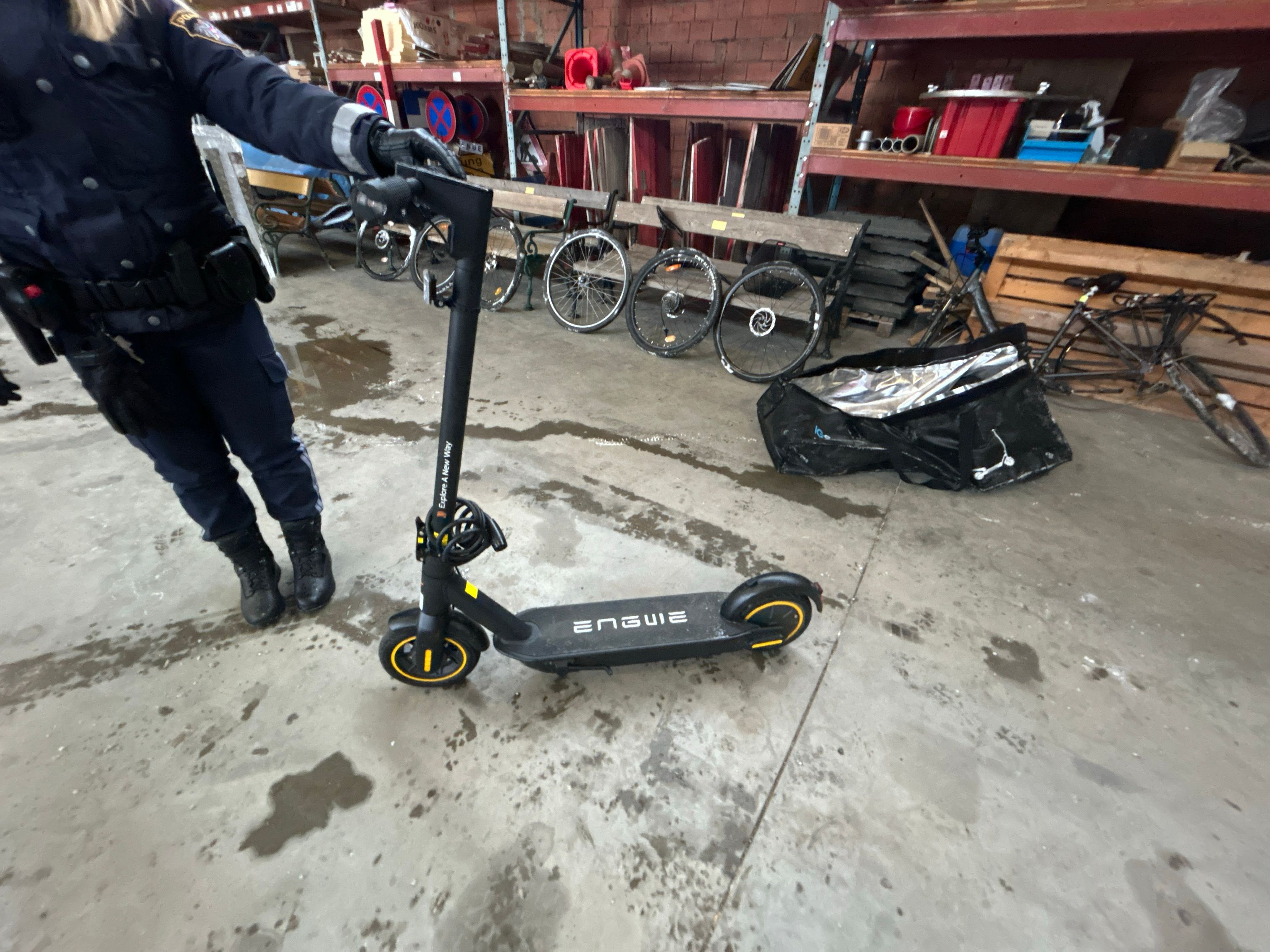 Heute.at - Diebes-Duo flüchtet und überrollt Zeugen mit Pkw