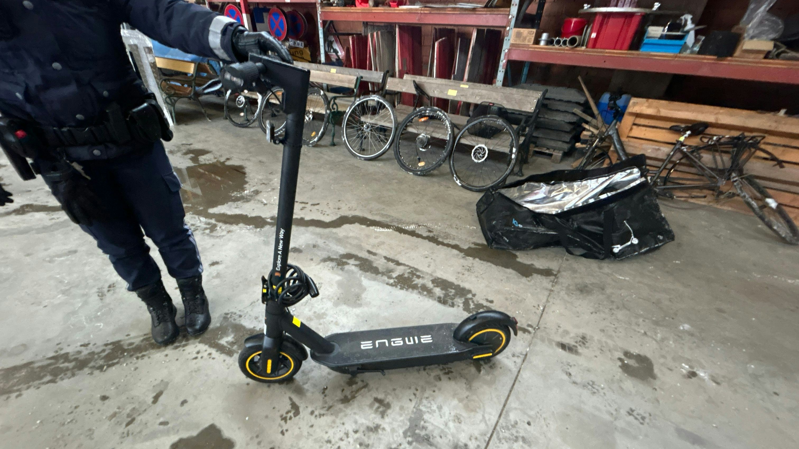 Heute.at - Diebes-Duo flüchtet und überrollt Zeugen mit Pkw