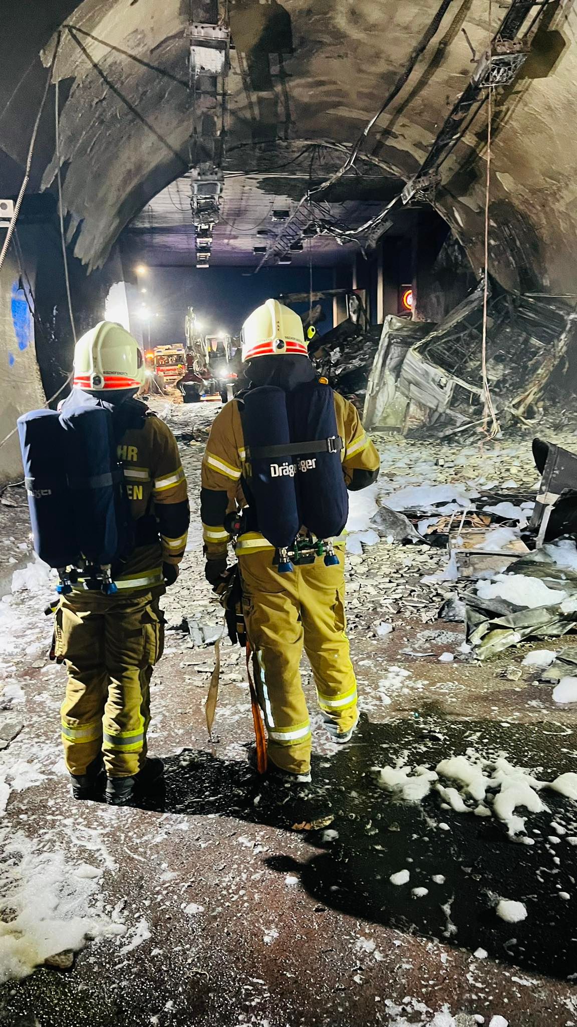 Heute.at - Autobahn-Nadelöhr wird nach Lkw-Brand wieder geöffnet