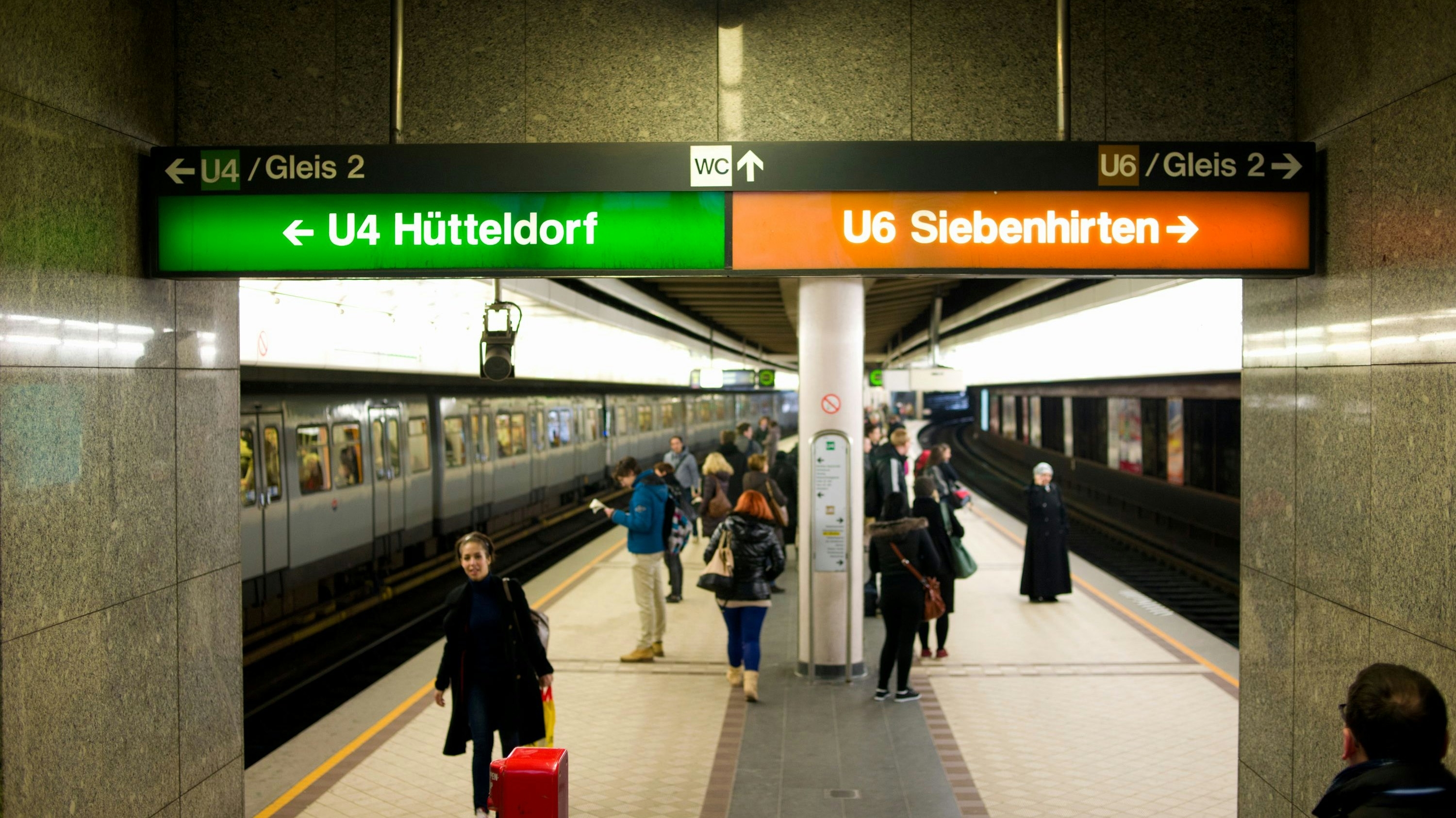 Am Wiener Landesgericht findet heute ein Prozess gegen einen Rumänen (29) statt, der mehrere Frauen mit Fäkalien beworfen haben soll. 