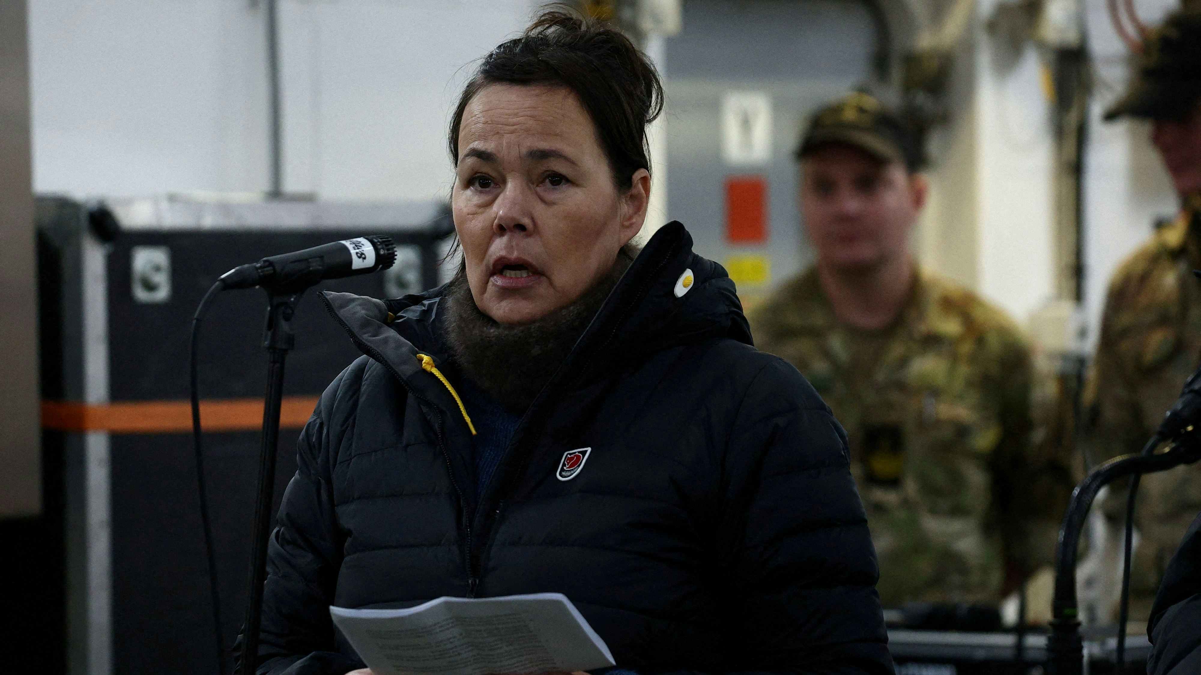 Heute.at - Grönlands Außenministerin ringt mit den Tränen