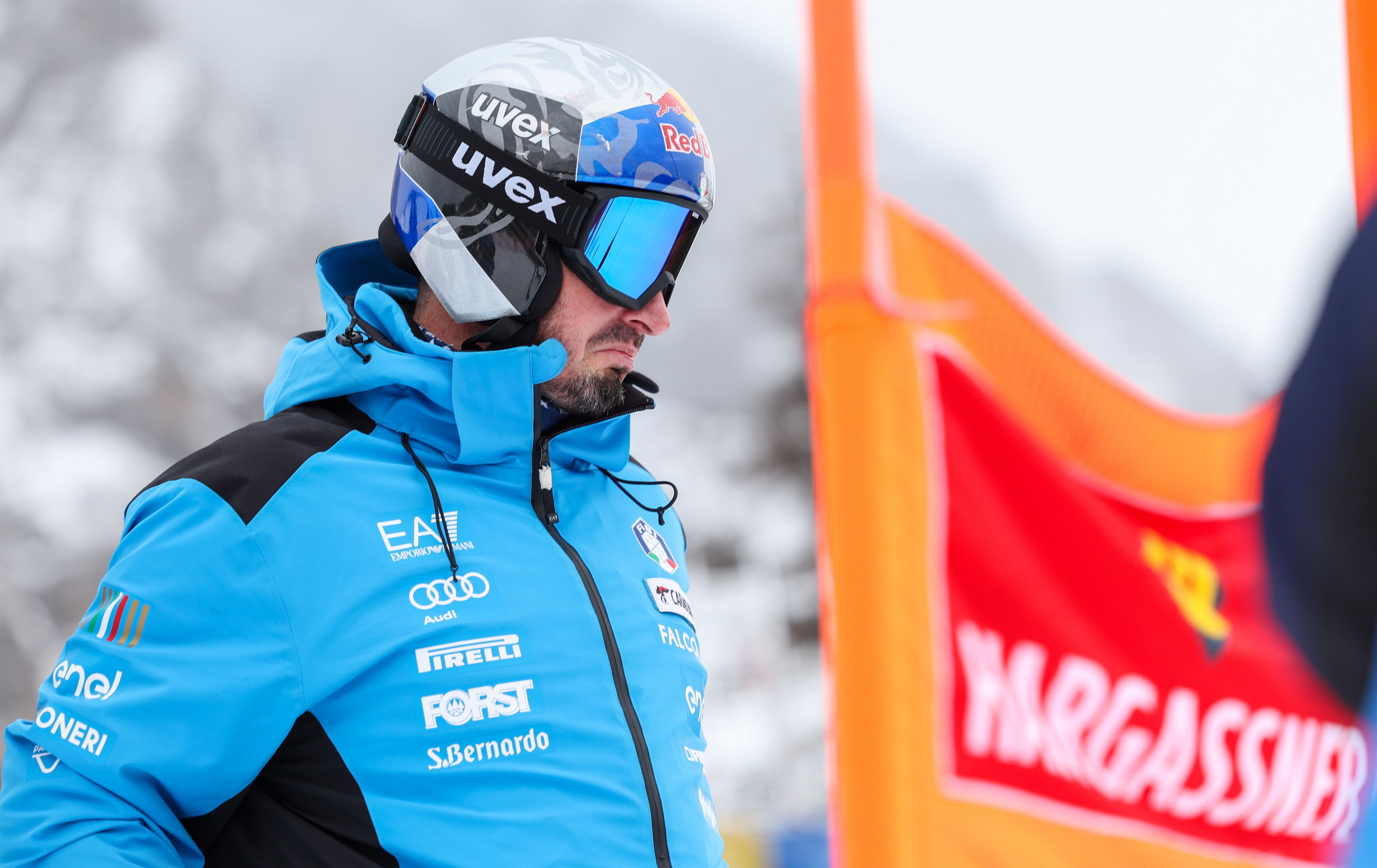 Heute.at - Wengen-Alarm! Ski-Star humpelt verletzt aus Ziel