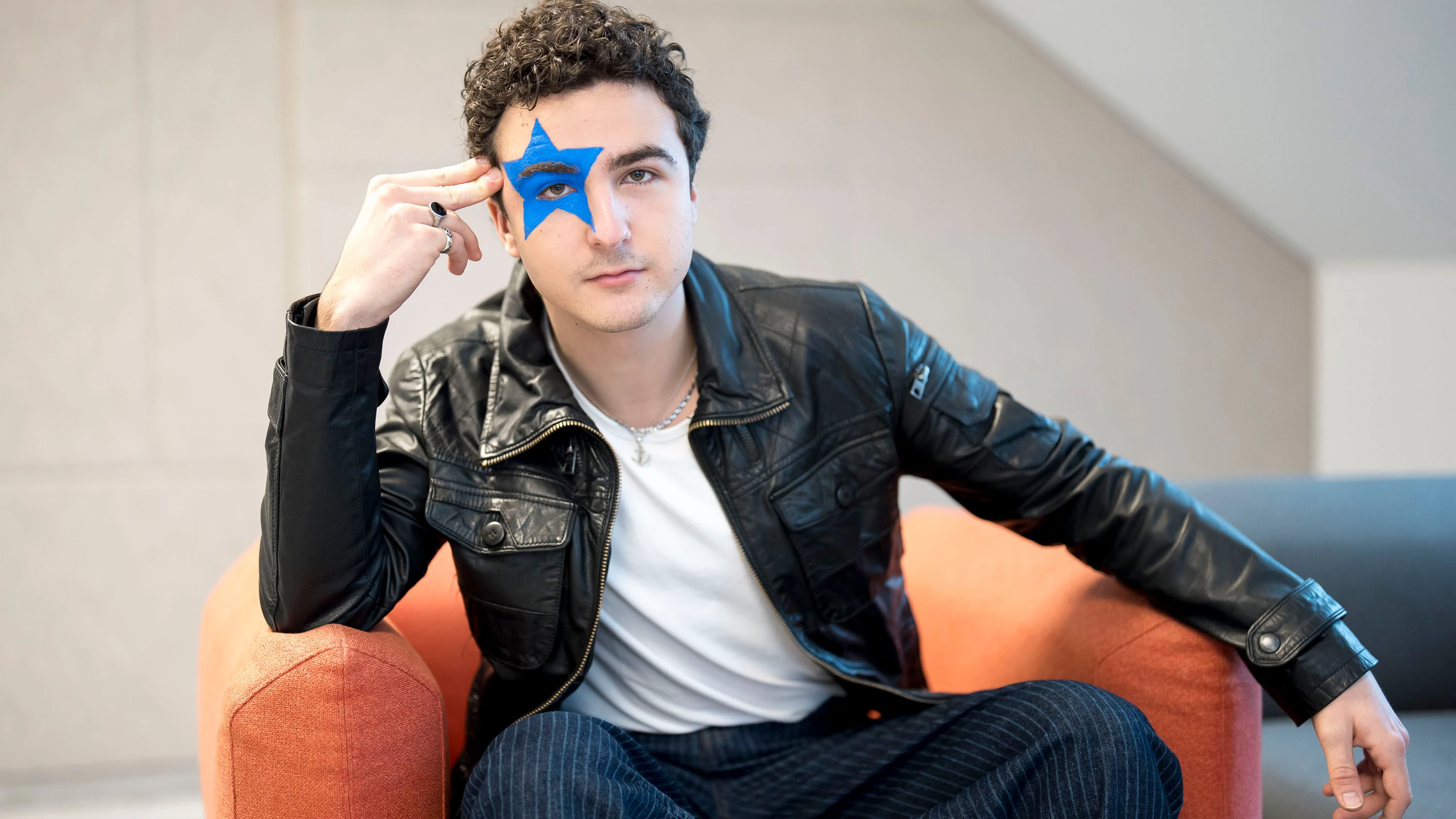 cosmo, teilnehmer an der ausscheidung zum songcontest 2026 in wien bei interview mit elena mark, 20260115 foto: helmut graf/tageszeitung heute