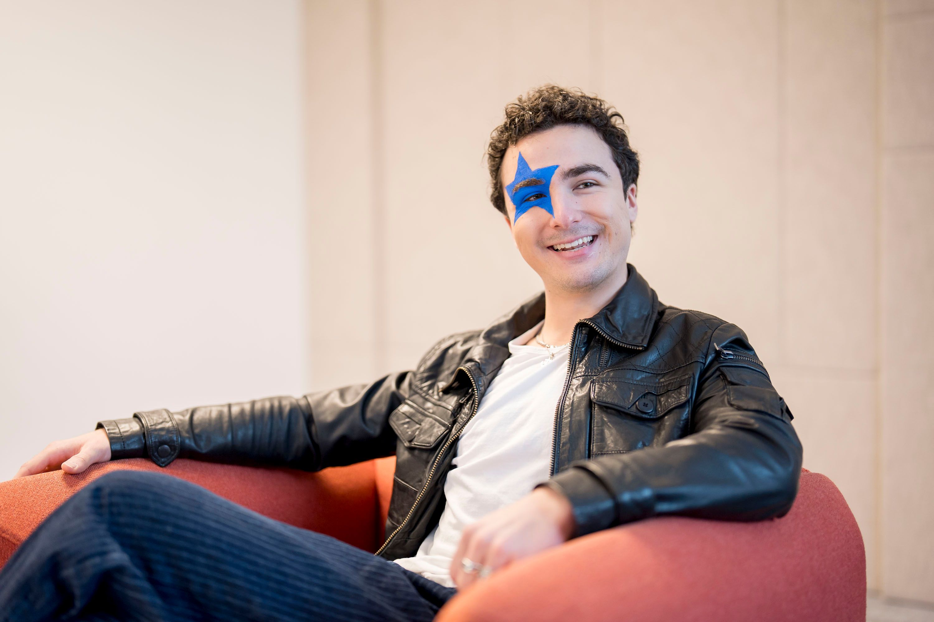 Cosmó liebte das Freundebuch.