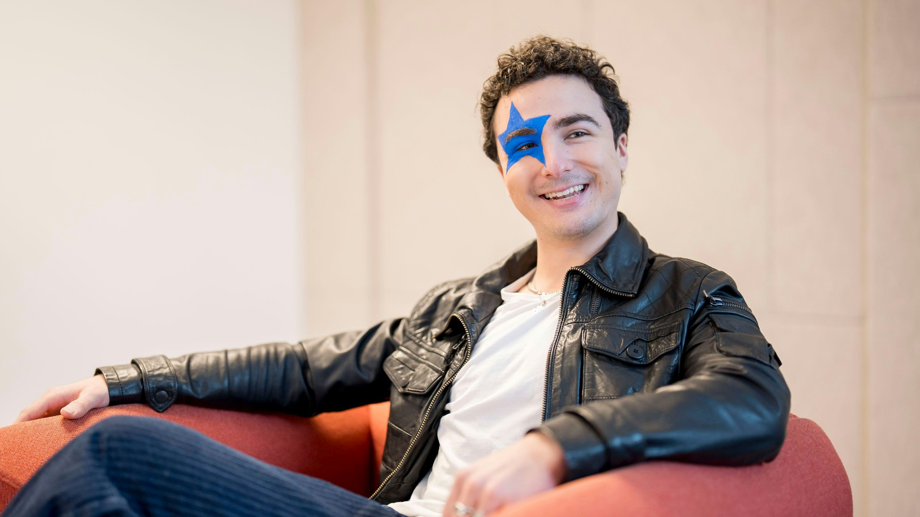 Heute.at - Kann ich singen? – ESC-Cosmó spricht jetzt Klartext