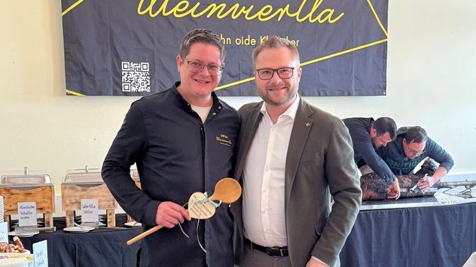 Firmenchef Martin Zeißl (li.) und Bürgermeister Erich Stubenvoll.