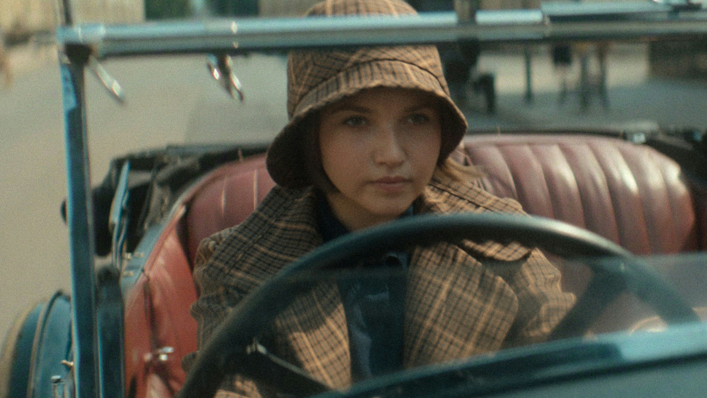 Modern, wo es sinnvoll ist und klassisch, wo es gut tut: "Seven Dials" auf Netflix