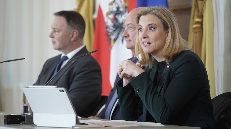 Lebensmittelpreise runter, Strom verbilligen, Migration verschärfen: Die Koalition versuchte diese Woche einen Neustart, FPÖ-Chef Herbert Kickl möchte die Regierung lieber