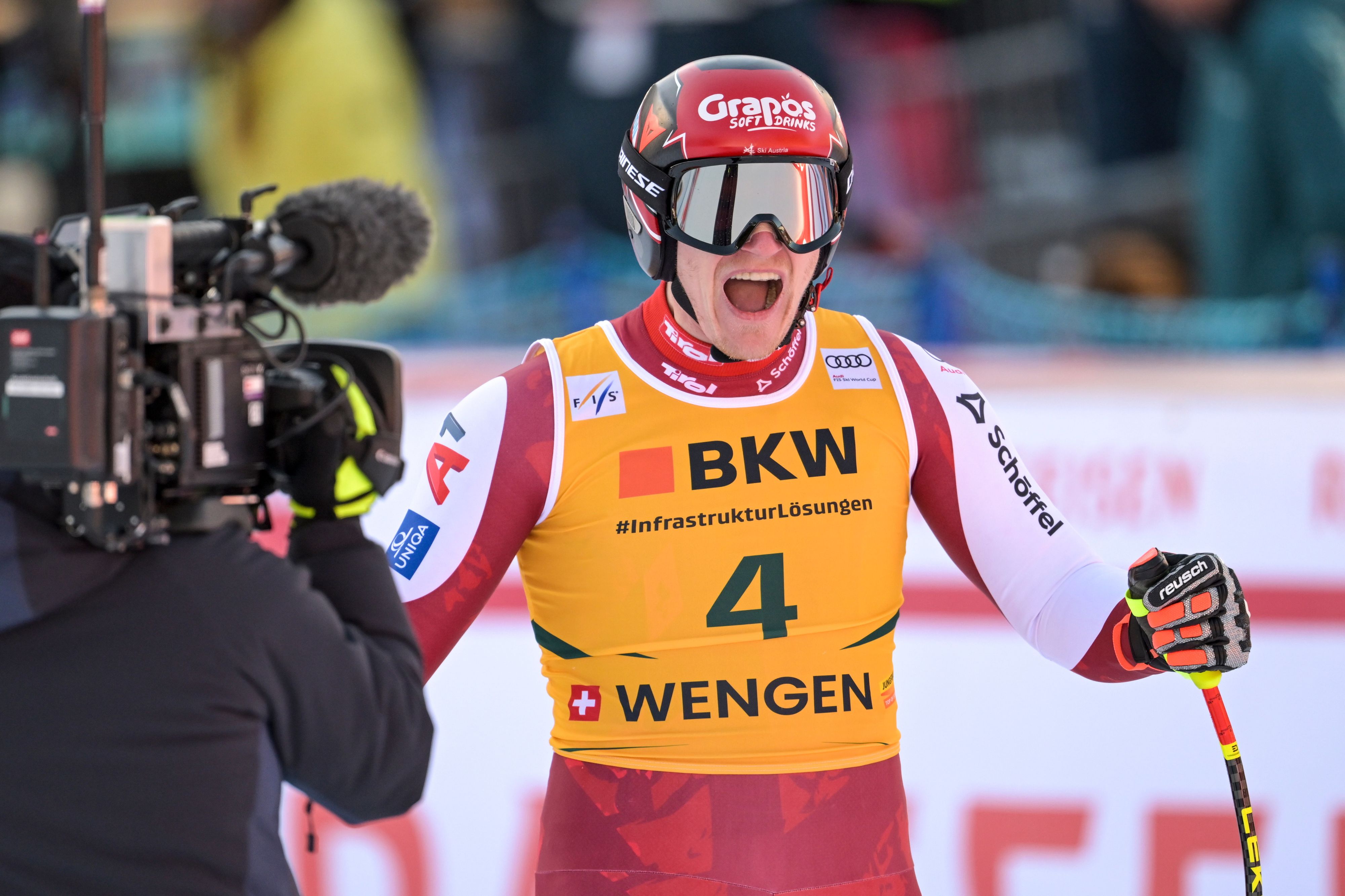 Stefan Babinsky jubelt nach seiner Fahrt.