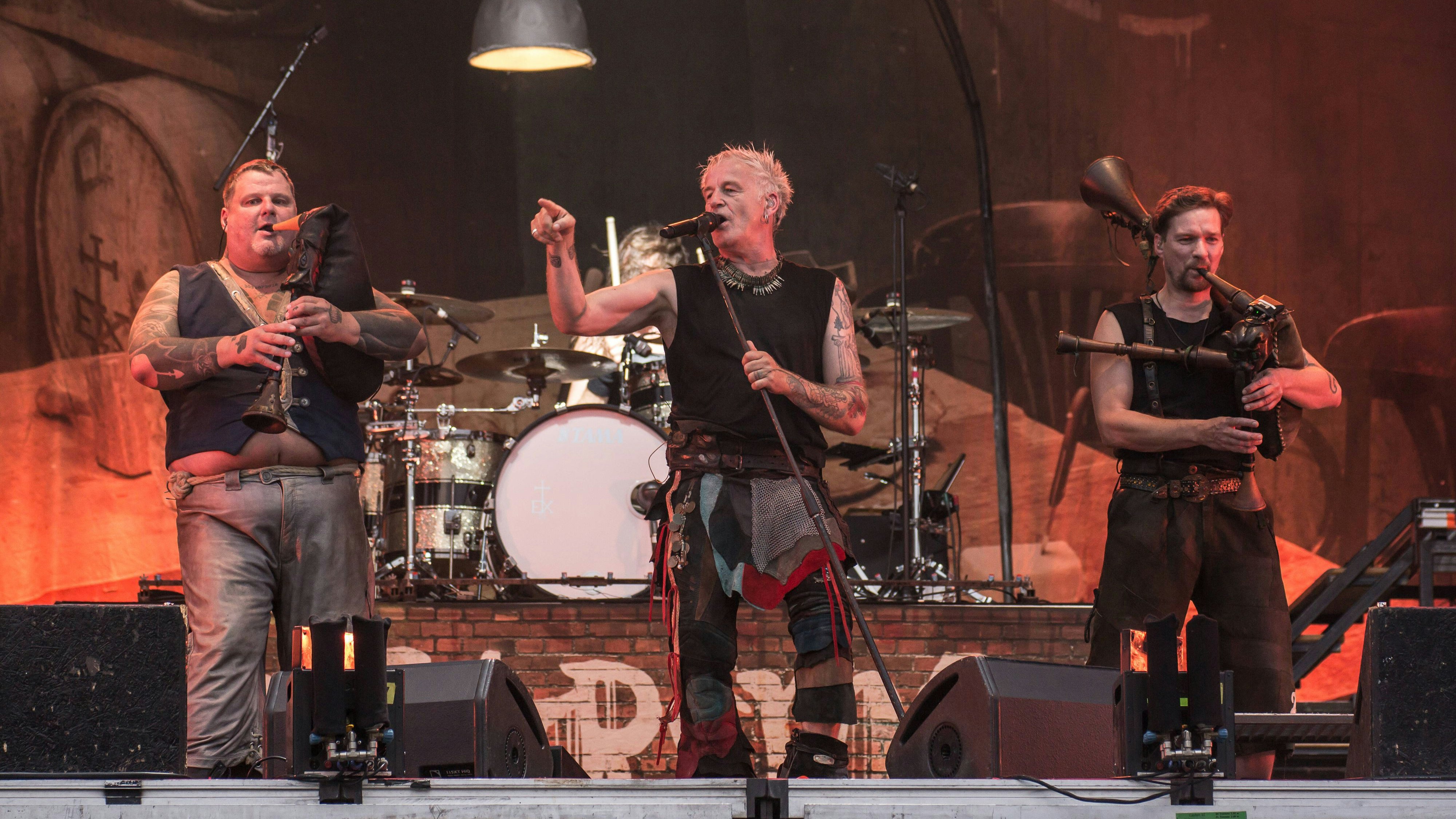 Der Dudelsack ist ein markantes und zentrales Instrument bei der deutschen Mittelalter-Rock-Band <strong>In Extremo</strong>.