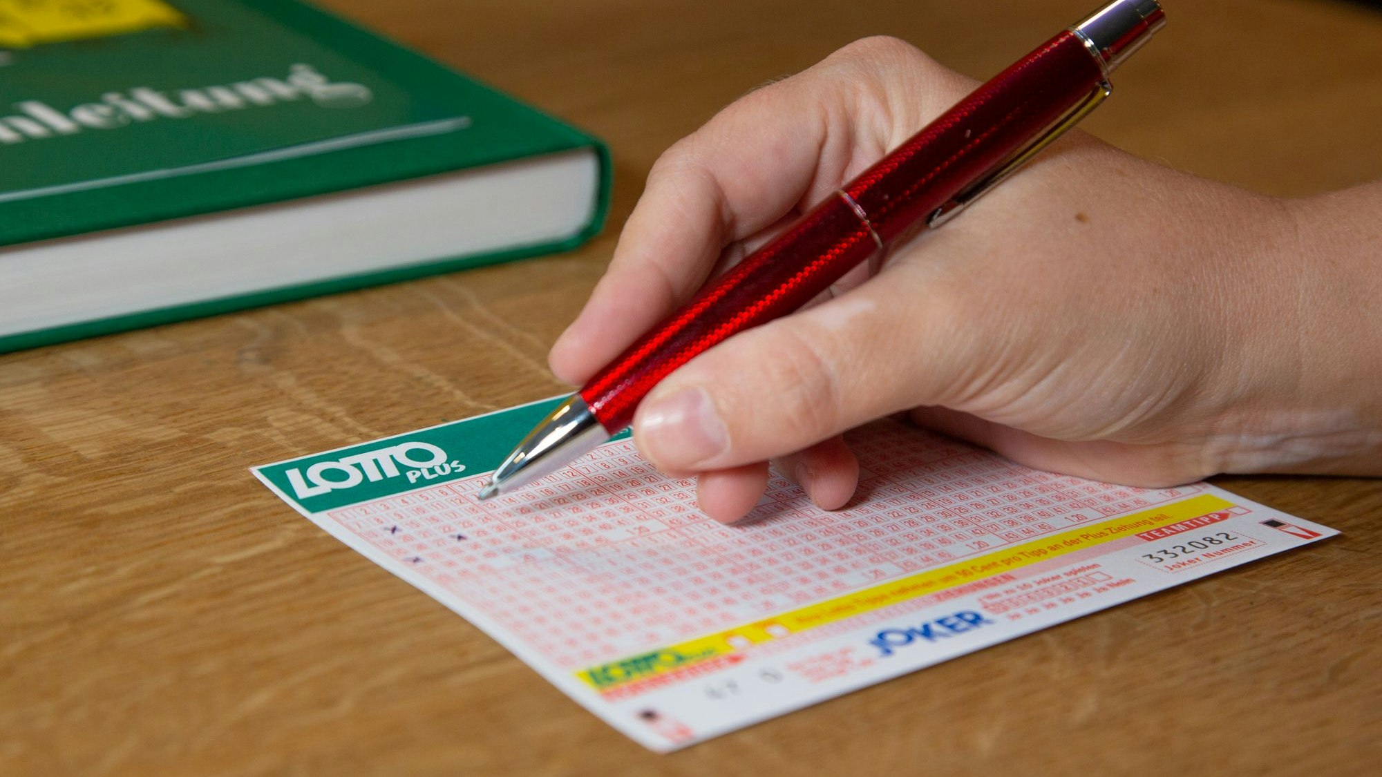 Heute.at - 36 Österreicher sind jetzt um eine Million Euro reicher