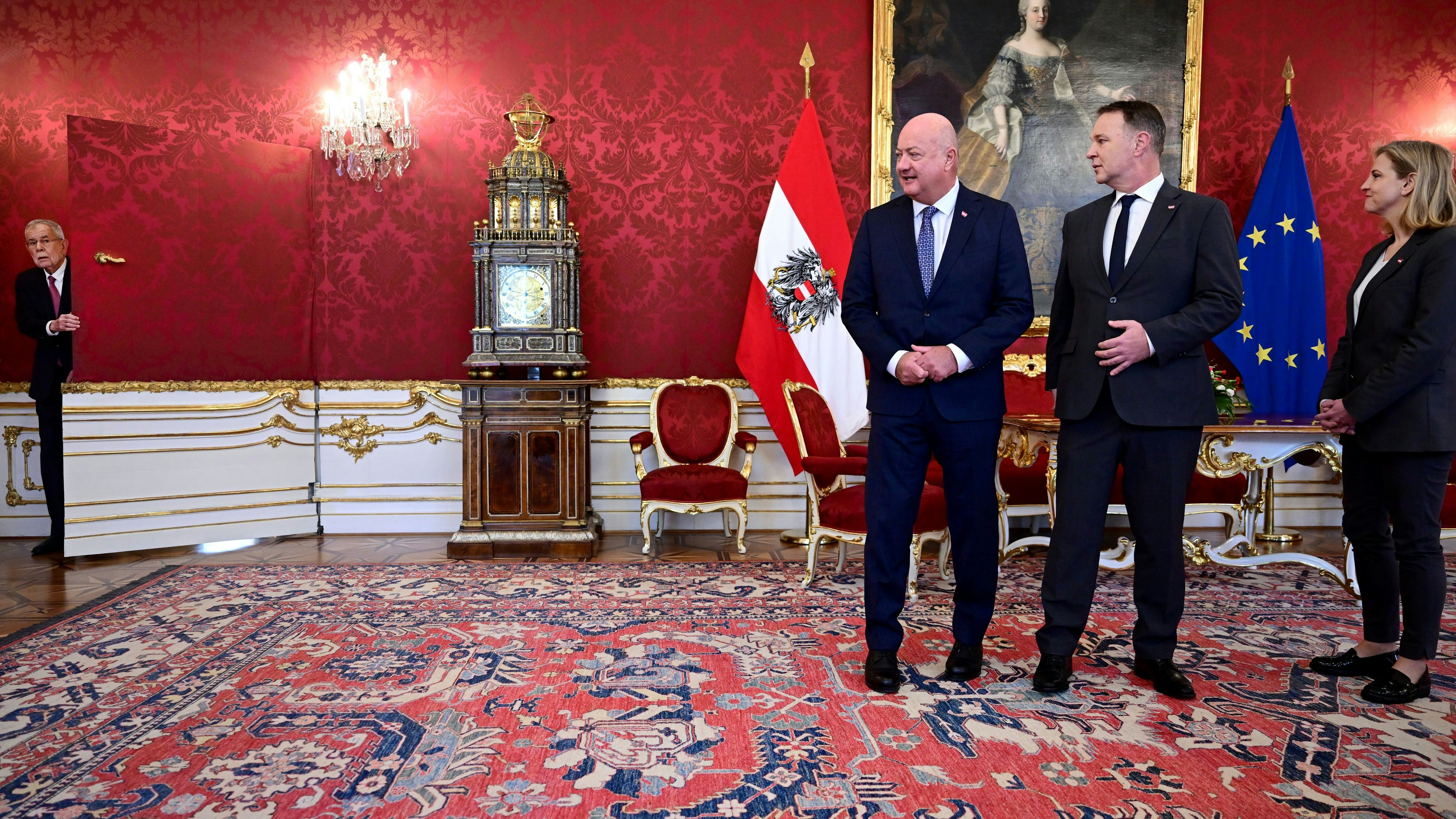 Schön, dass ihr wieder einmal da seid's, aber wer seid's ihr noch einmal genau?