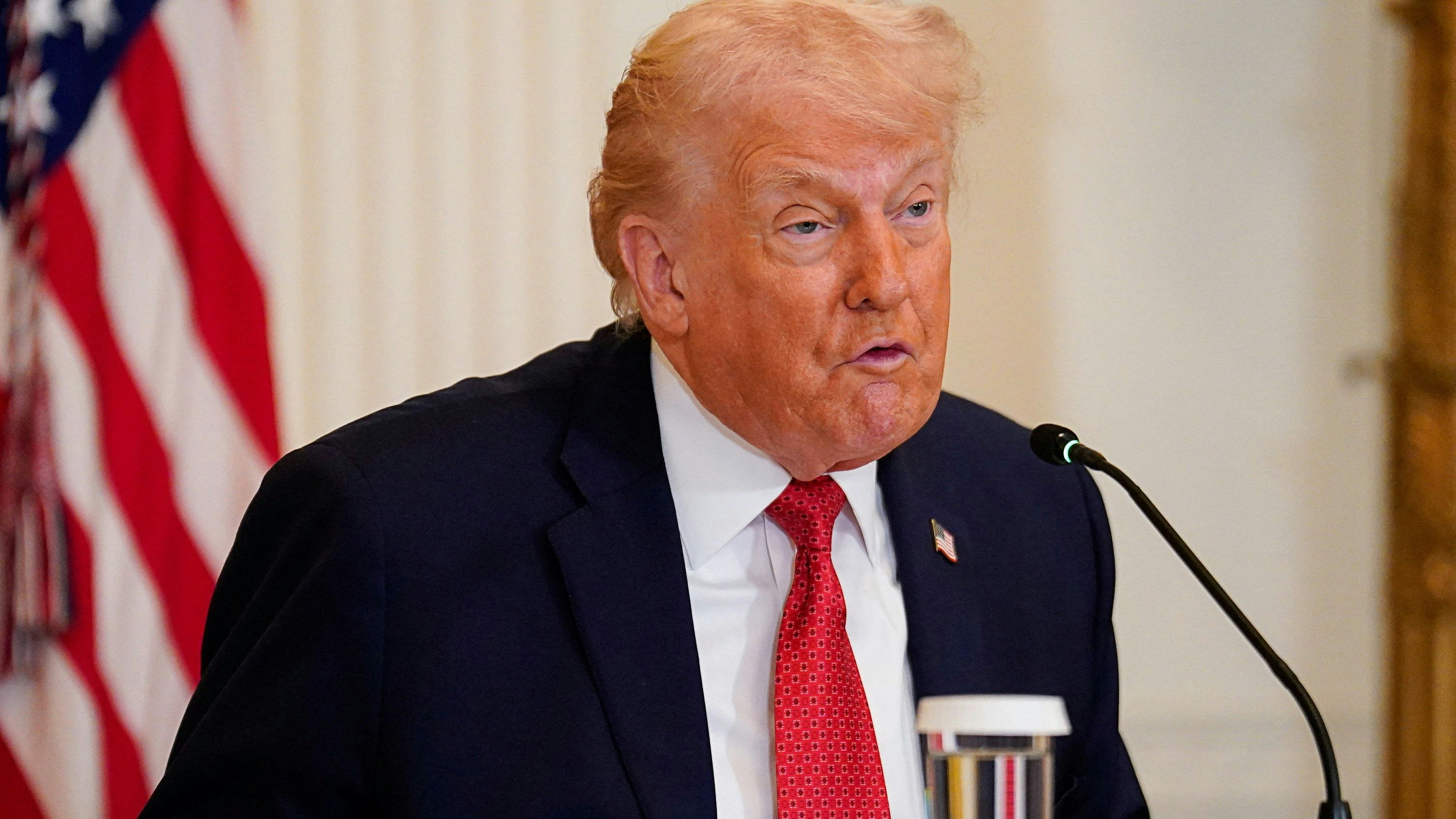 Heute.at - Trump droht Europa mit Zoll-Hammer wegen Grönland