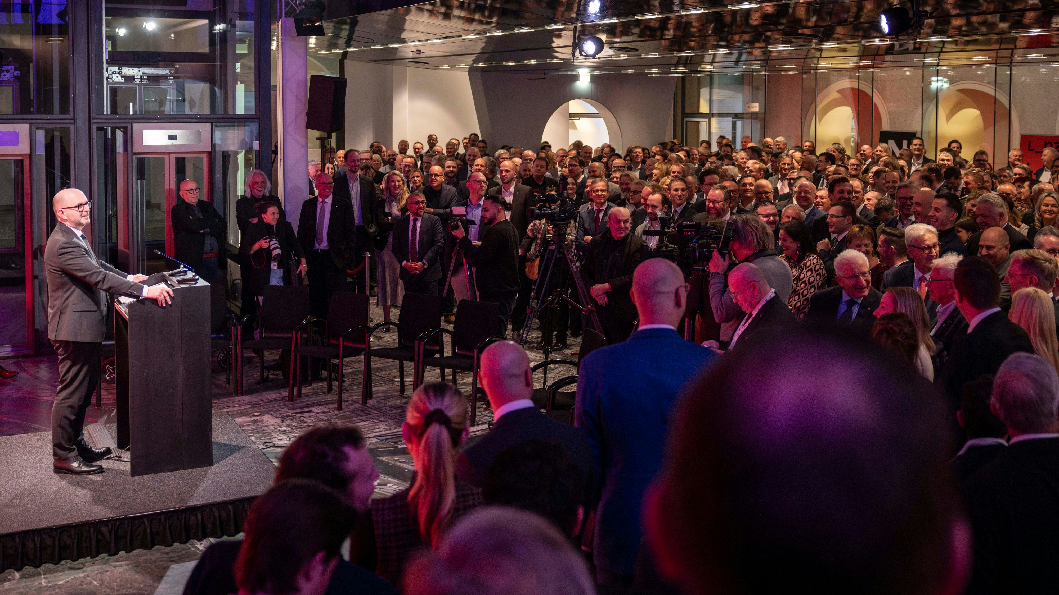 700 Gäste feierten mit Prammer seinen ersten Neujahrsempfang als Linzer Bürgermeister.