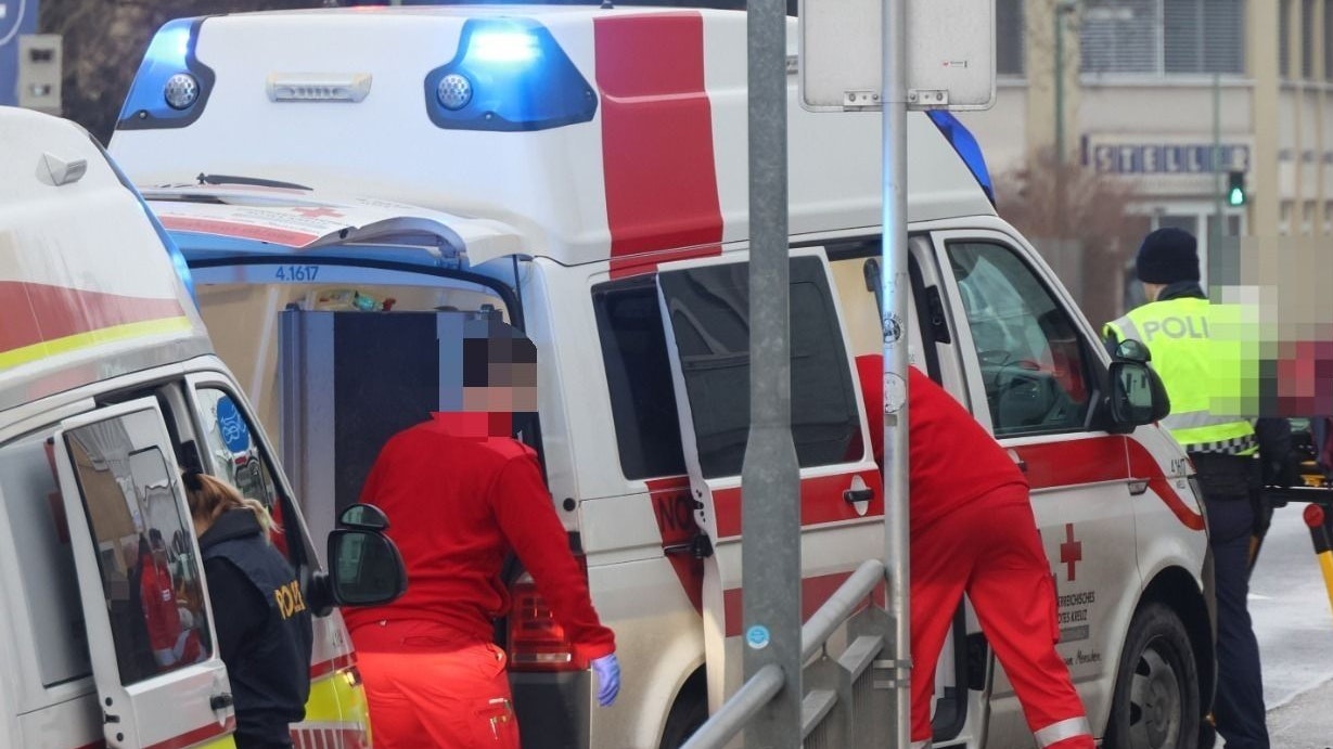 Heute.at - Drama in OÖ: Mann bricht plötzlich leblos zusammen