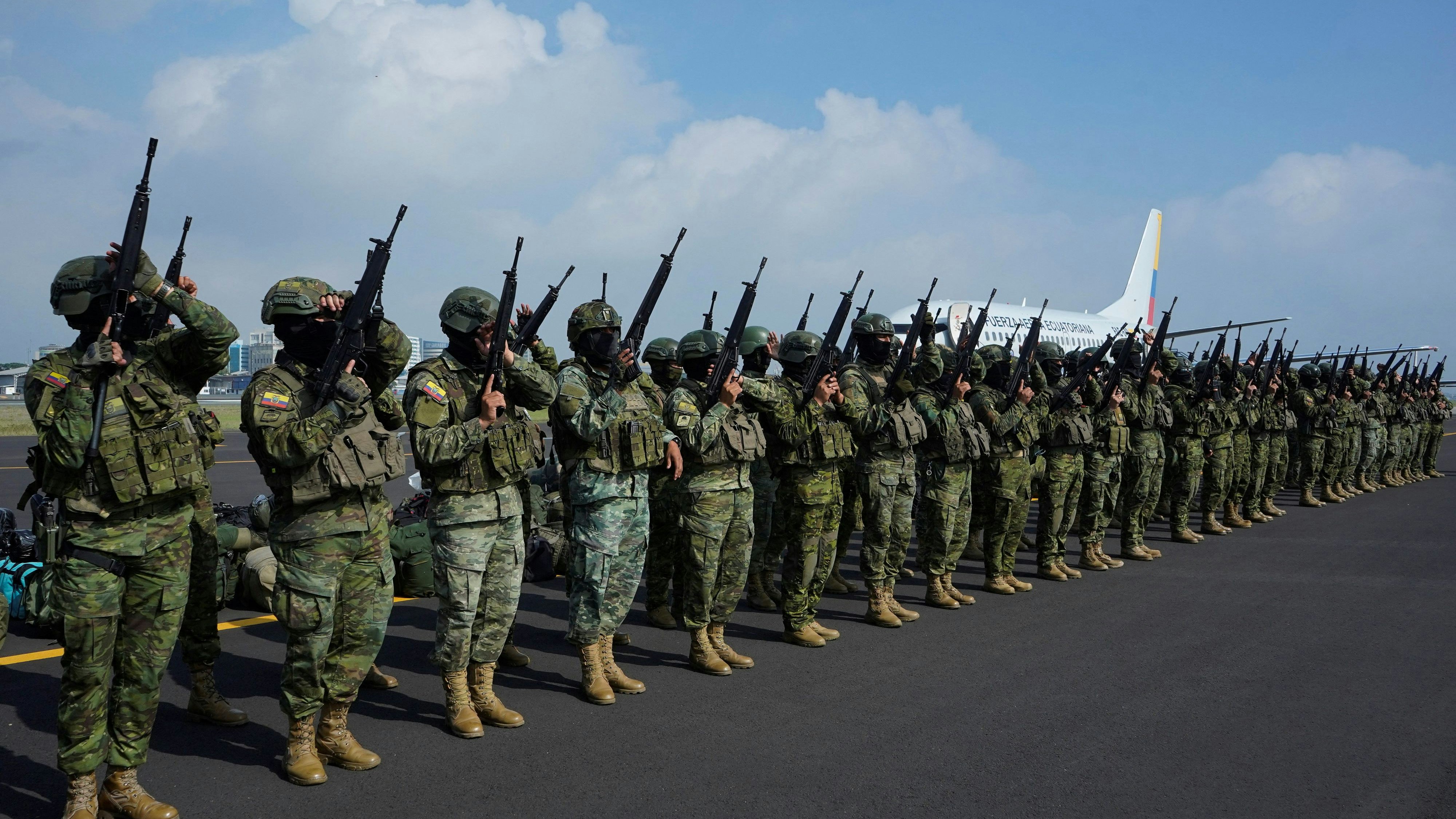 Heute.at - Ecuador setzt 10.000 Soldaten gegen Drogenhandel ein