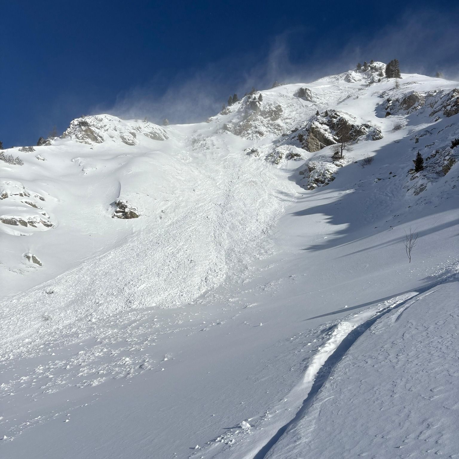 Bei zwei Lawinenabgängen im Pongau kamen insgesamt fünf Menschen ums Leben. 