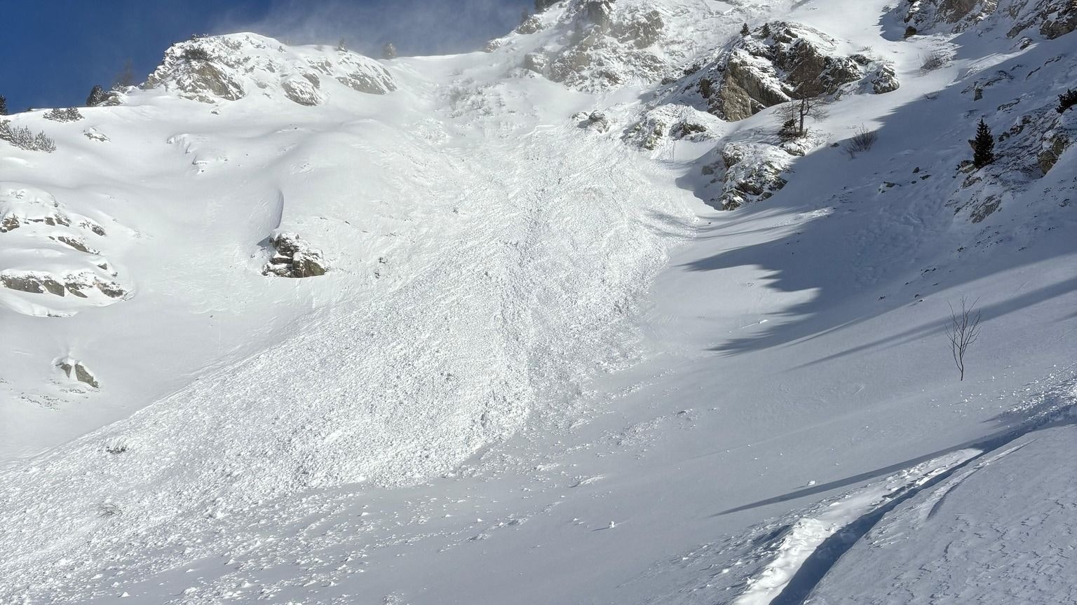 Heute.at - Fünf Tote! Wintersportler lösten Lawinen selbst aus
