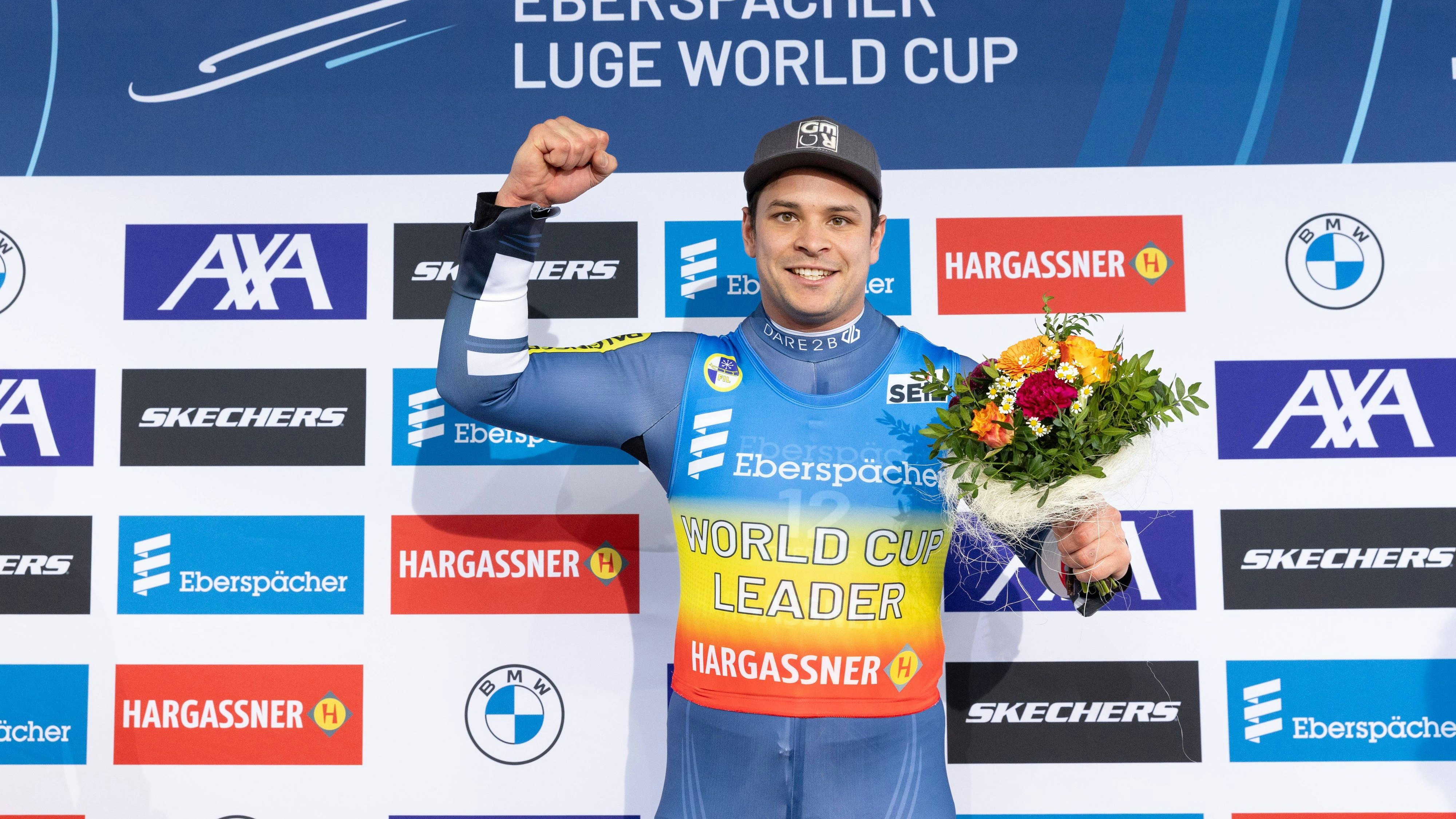 Rennrodel-Ass Jonas Müller holt sich die EM-Goldmedaille. 