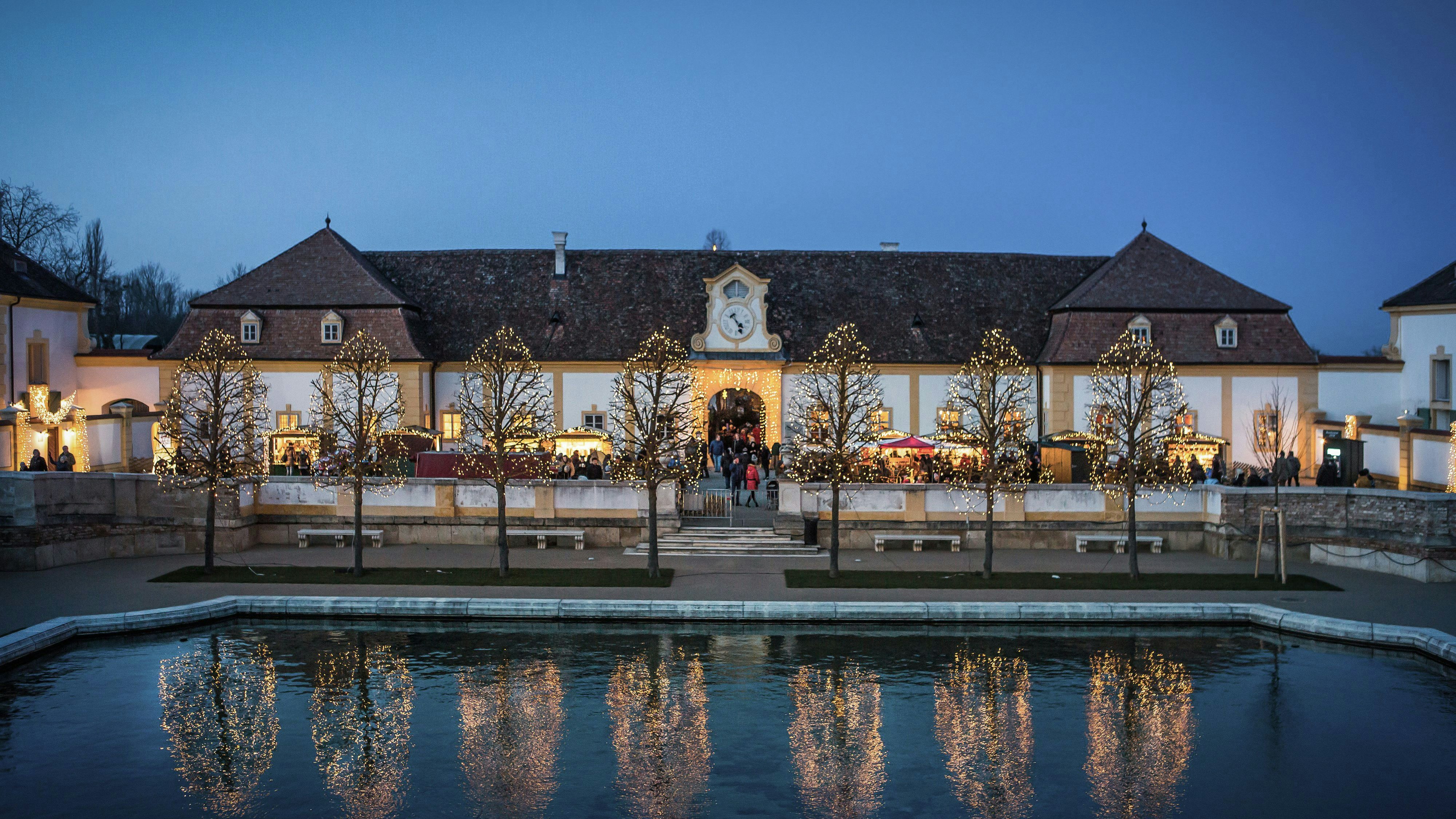 Weihnachtsmarkt auf Schloss Hof.