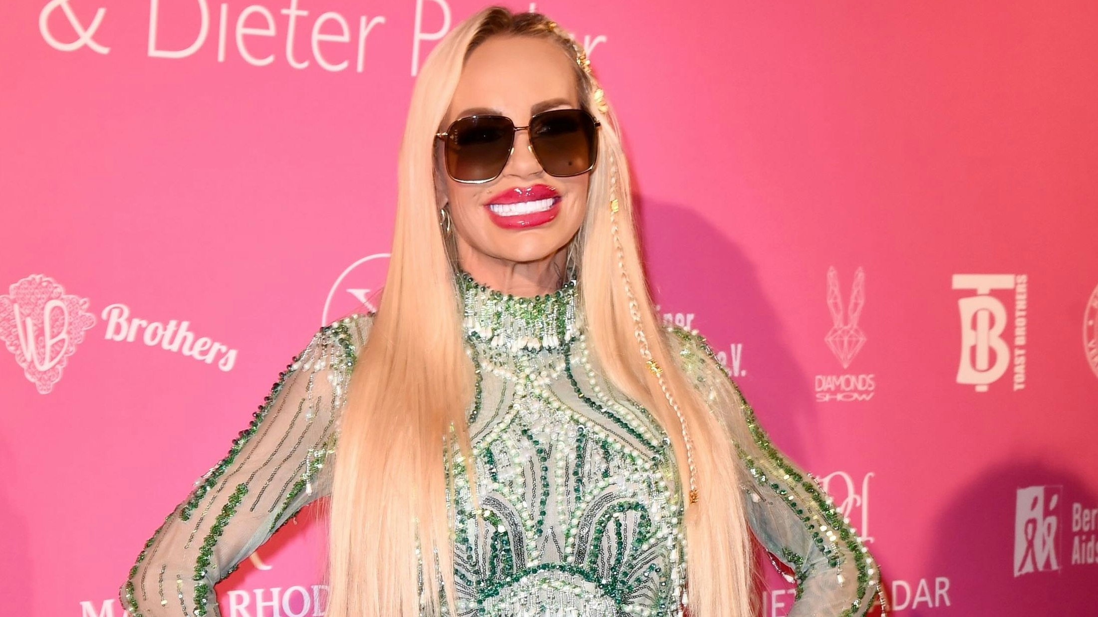 Heute.at - Po-Fett in Beine gerutscht! Not-OP bei Gina-Lisa