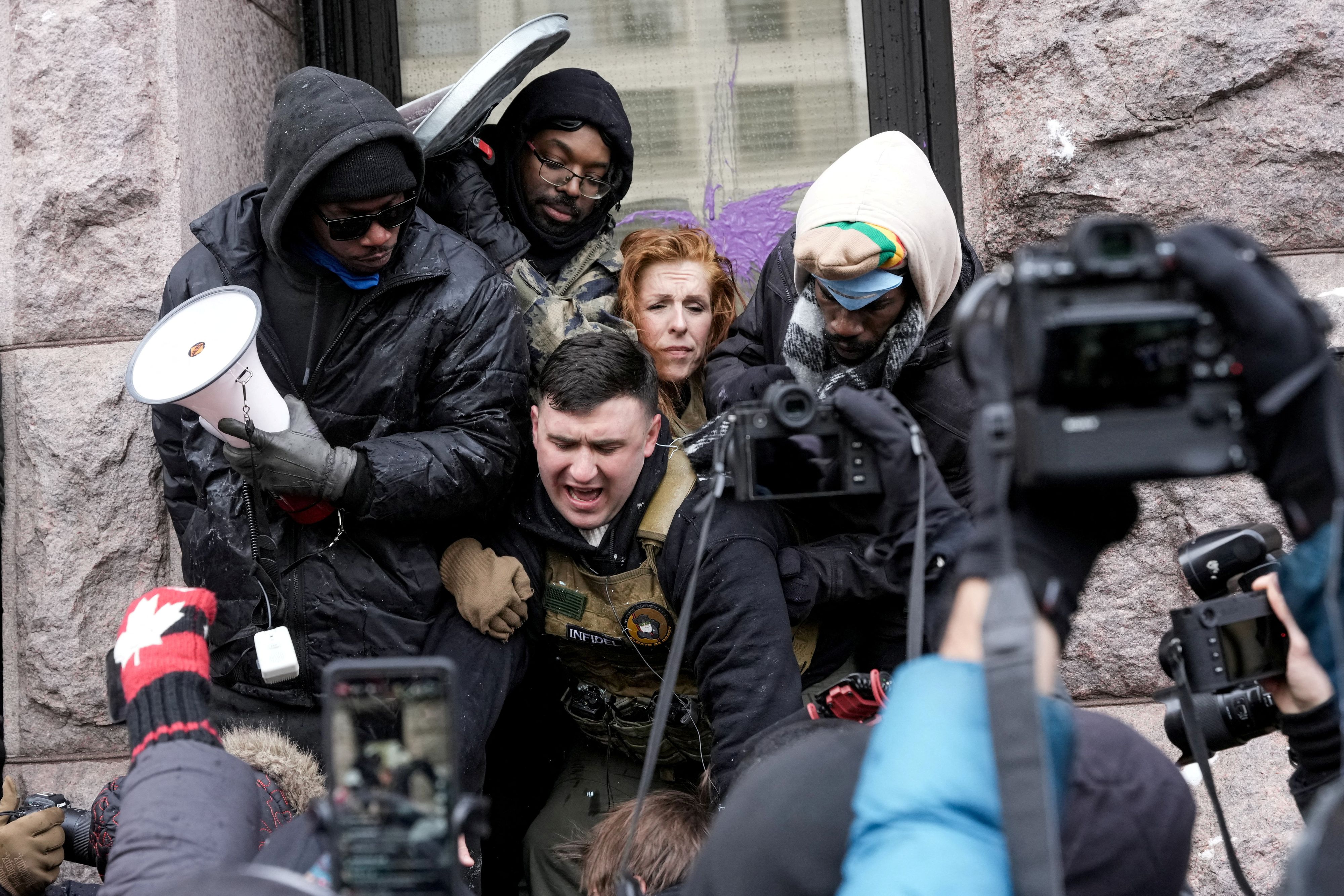 Heute.at - ICE-Proteste in den USA: Neonazi wollte Koran anzünden