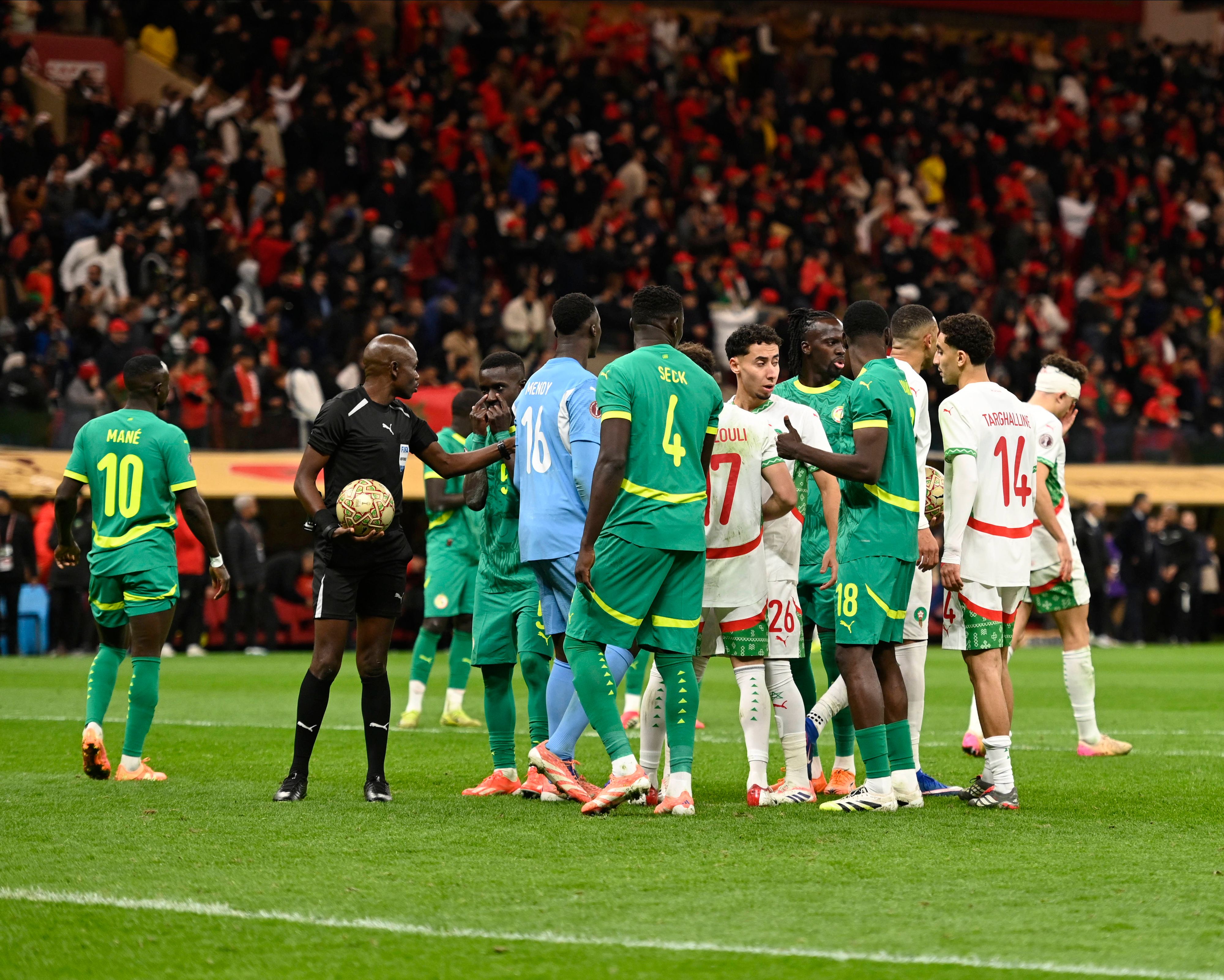 Heute.at - Final-Eklat in Afrika! Senegal tritt fast ab und siegt