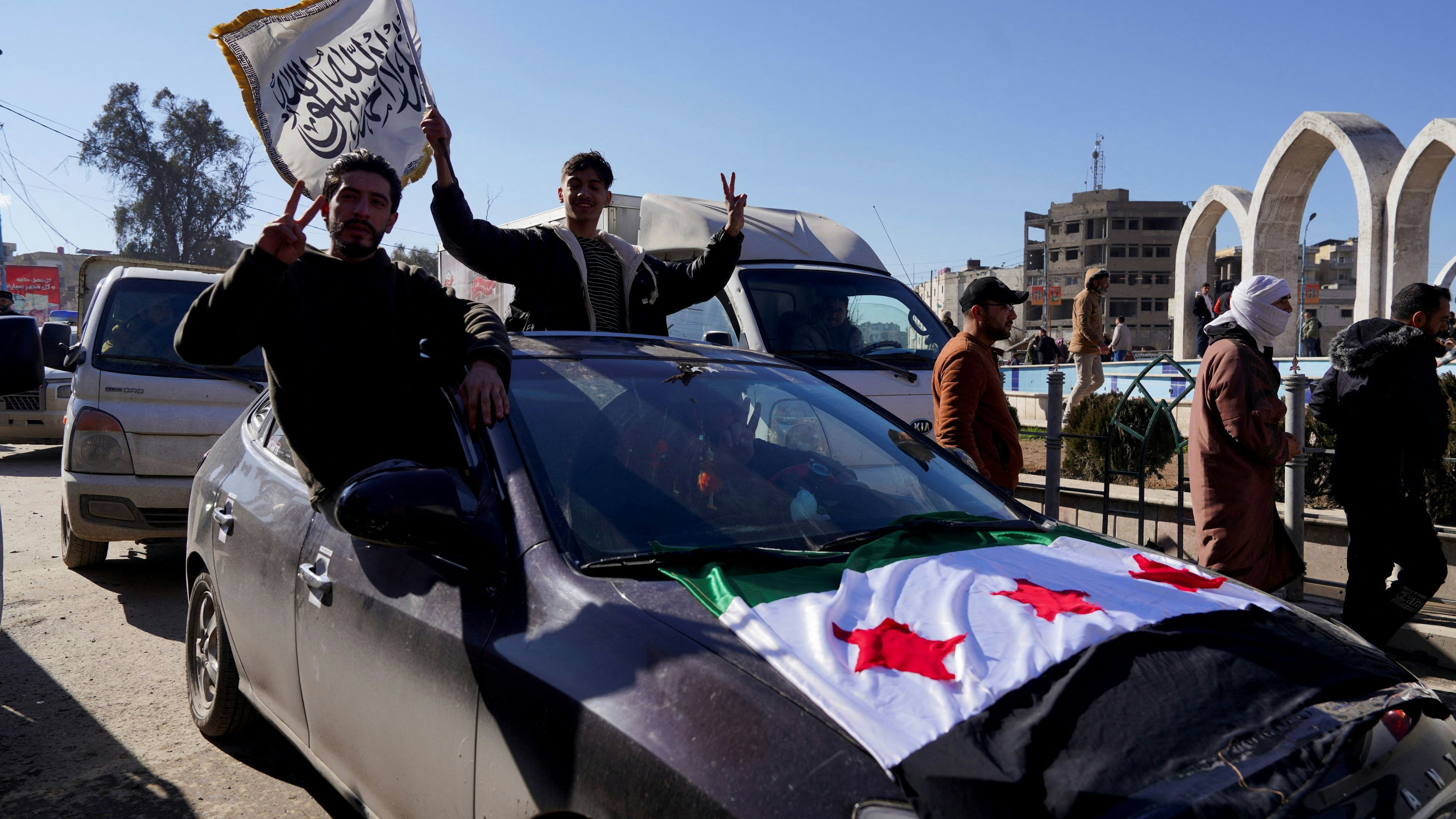 Heute.at - Eskalation in Syrien: Tausende IS-Kämpfer befreit