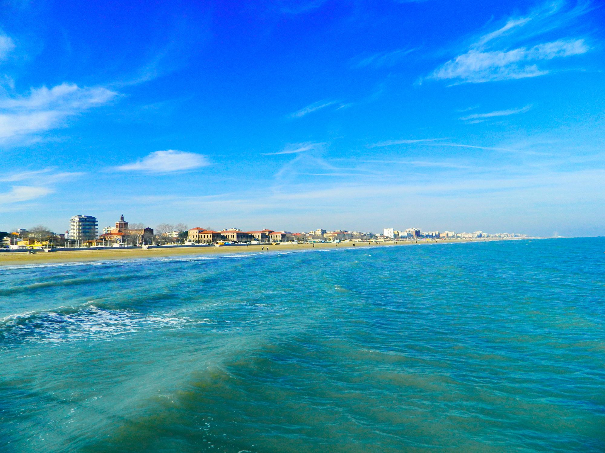 Rimini zählt im Sommer zu einem der belebtesten Urlaubsziele.