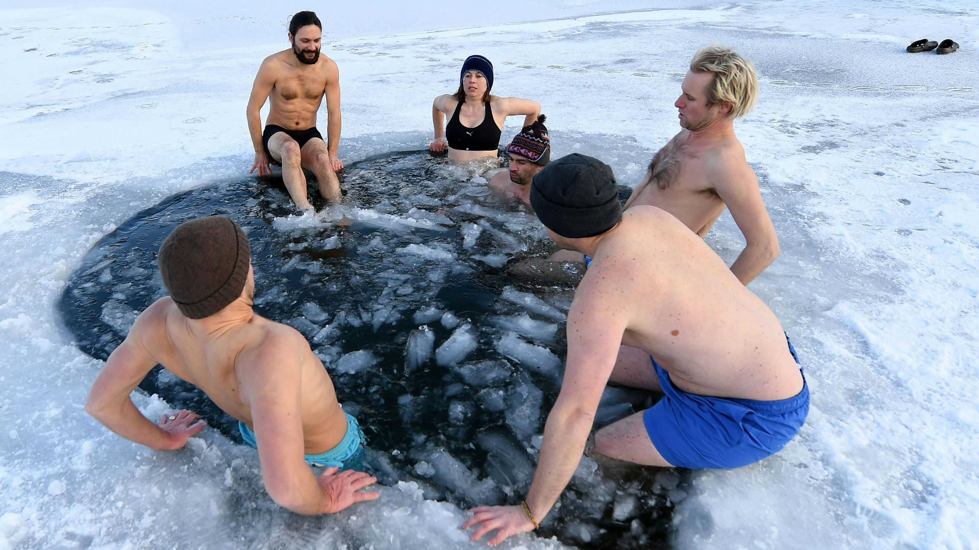 Heute.at - Eisbaden – ab diesem Punkt wird's gefährlich
