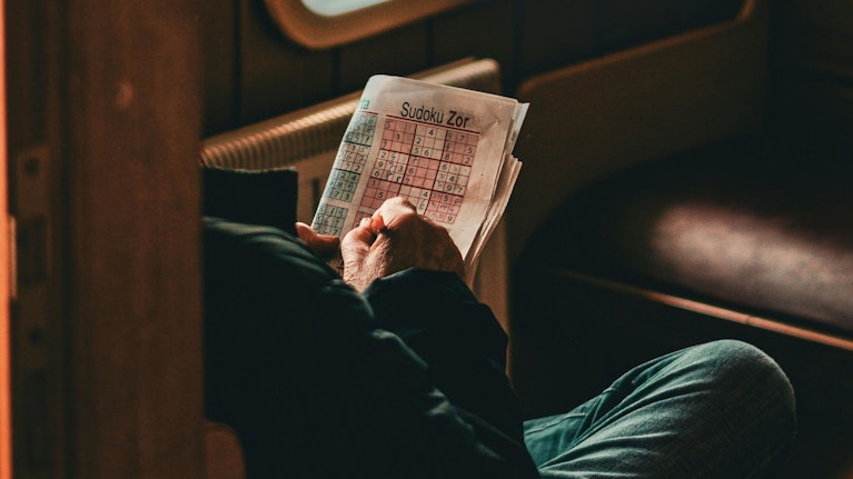 Füllen Sie das Raster mit Zahlen und trainieren Sie Ihr logisches Denken bei diesem zeitlosen Klassiker.