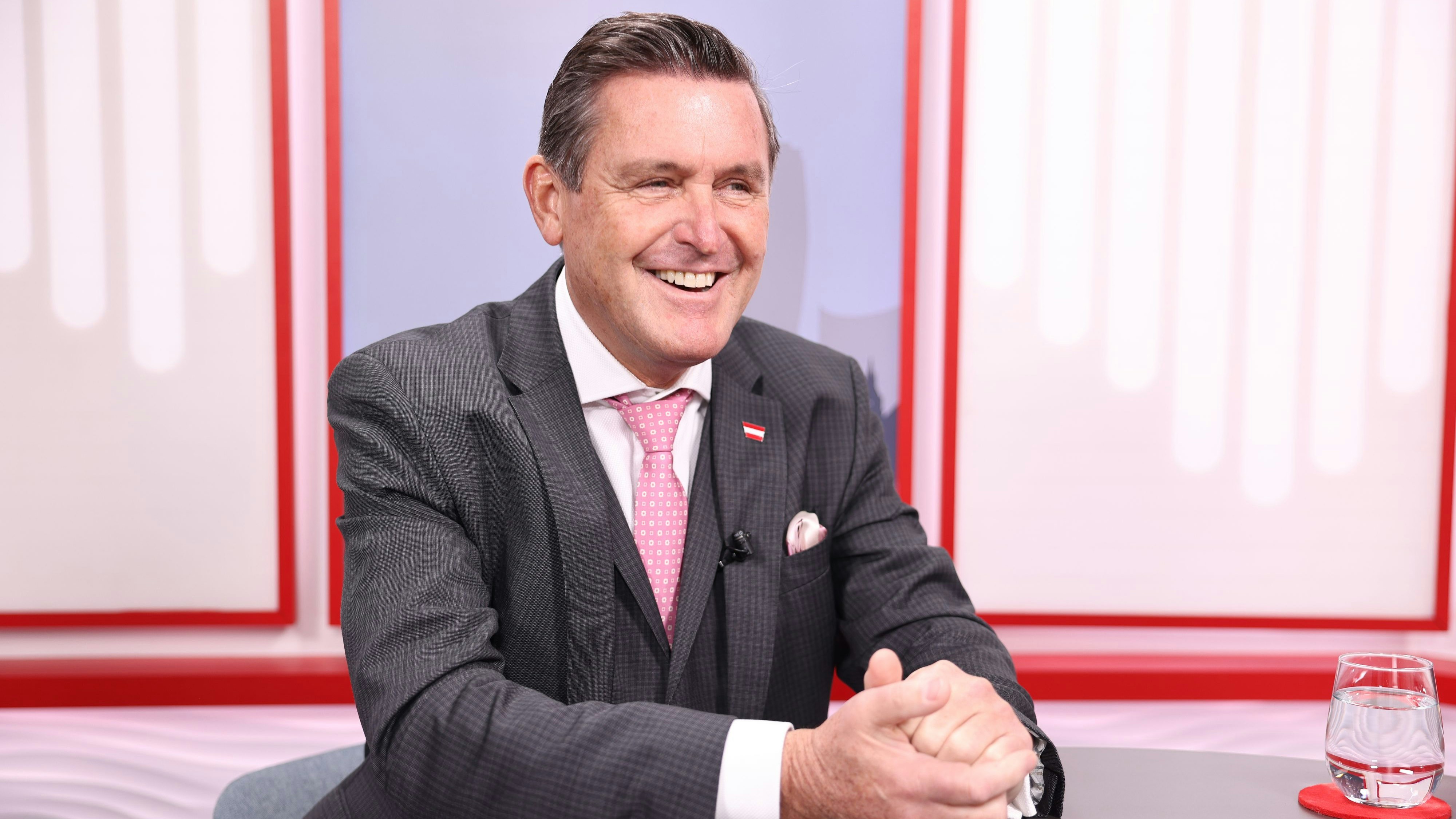 "5-Cent-Strom ist ein Boost für die Industrie", freut sich SP-Minister Peter Hanke.