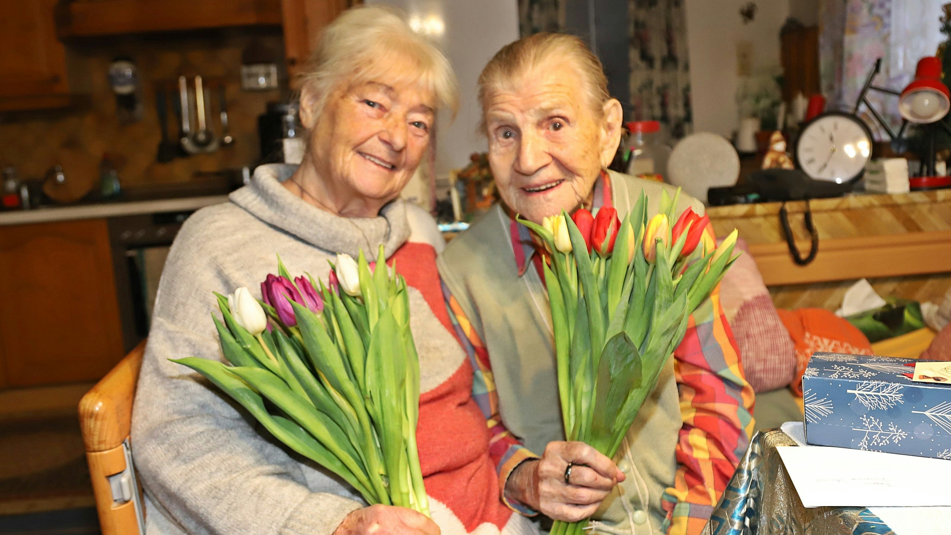 Nachbarin Rosa Ameringer ist der bald 106-Jährigen eine große Stütze.