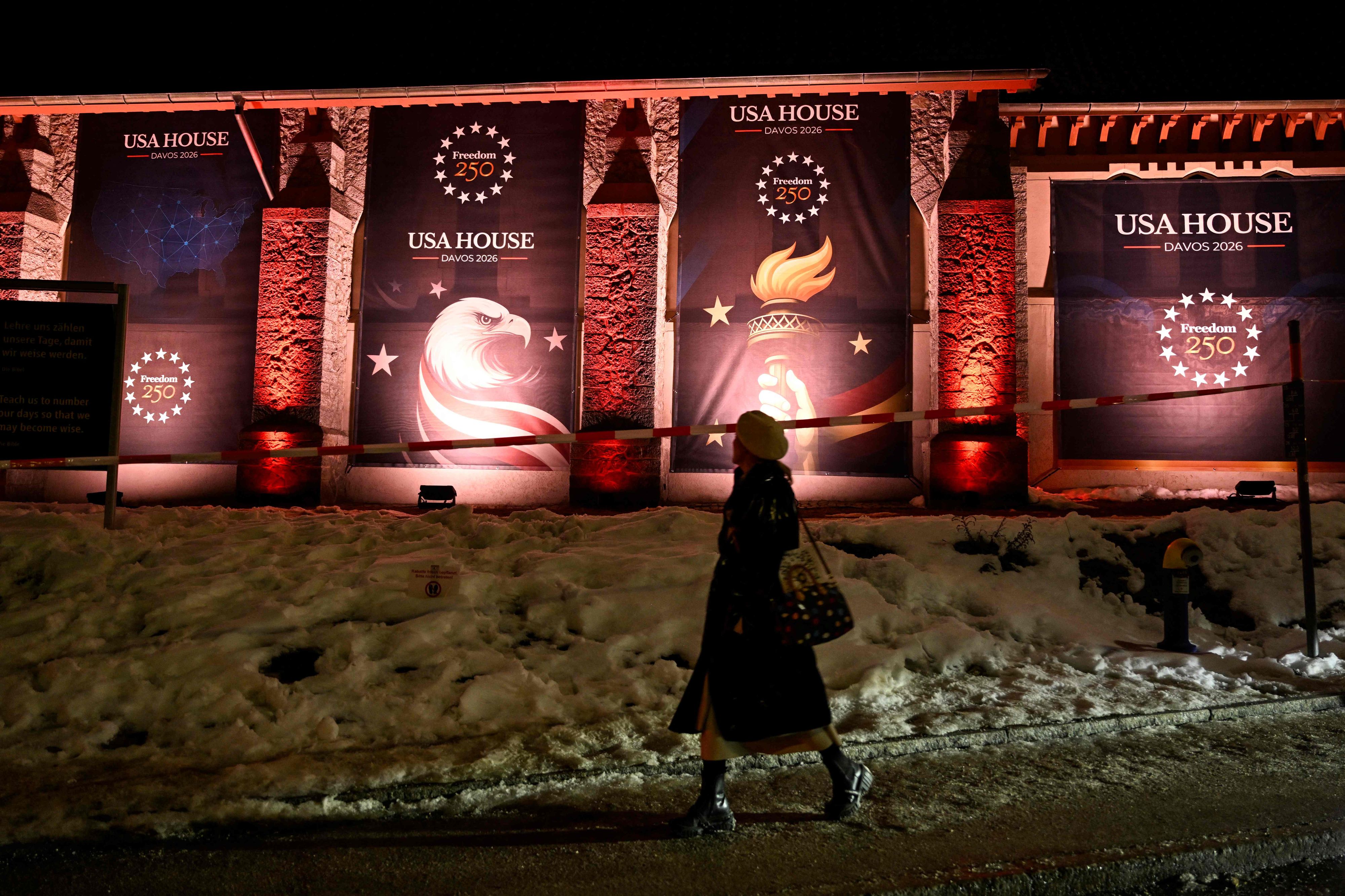 Das "USA-House" beim World Economic Forum ist heuer noch größer und pompöser als üblich ausgefallen. Amerika wird mit der "größten Delegation aller Zeiten" in den Alpen aufmarschieren