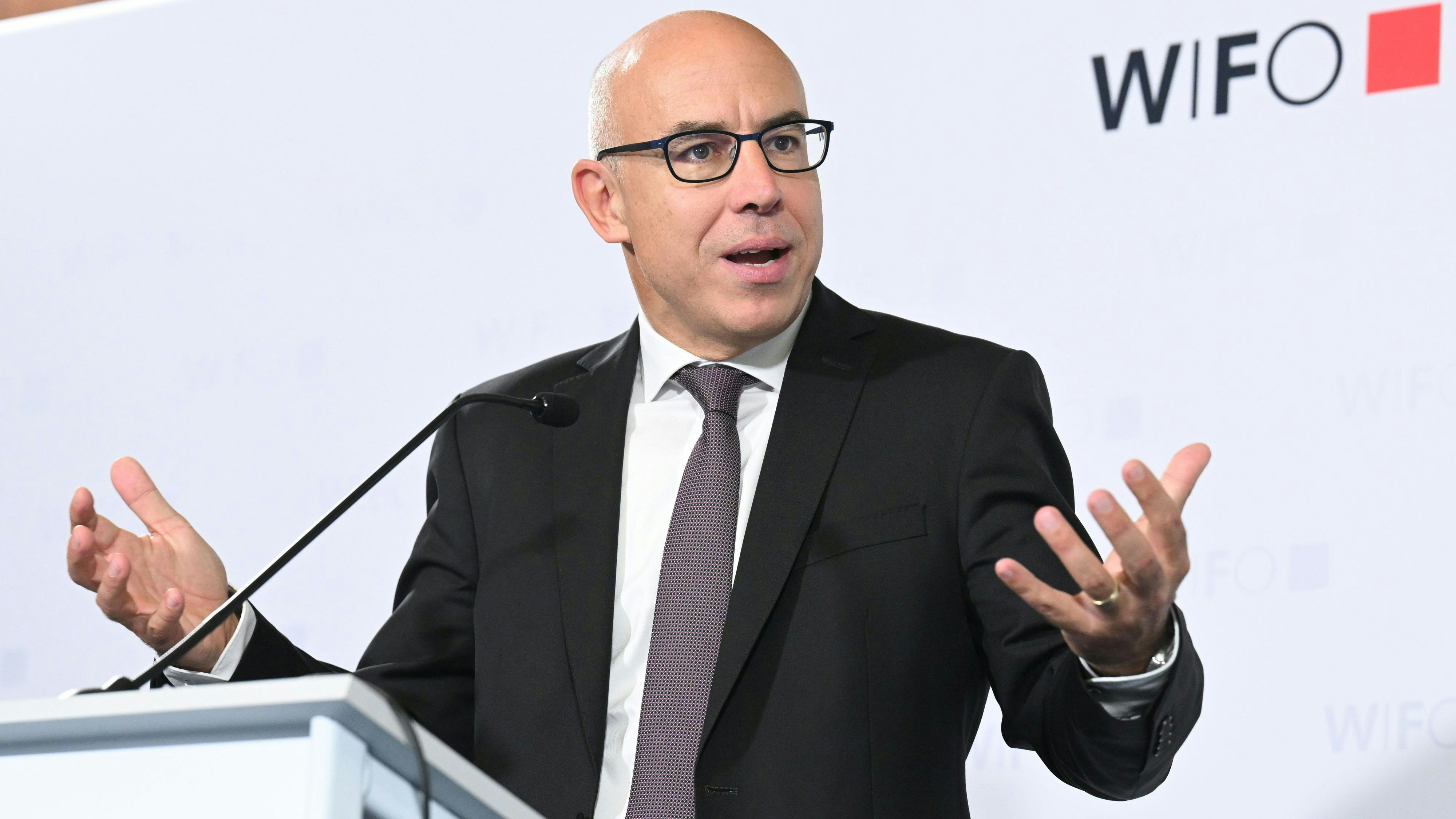 Mehrwertsteuer wird halbiert –  Auch Klopapier  – WIFO - Chef will Senkung ausweiten