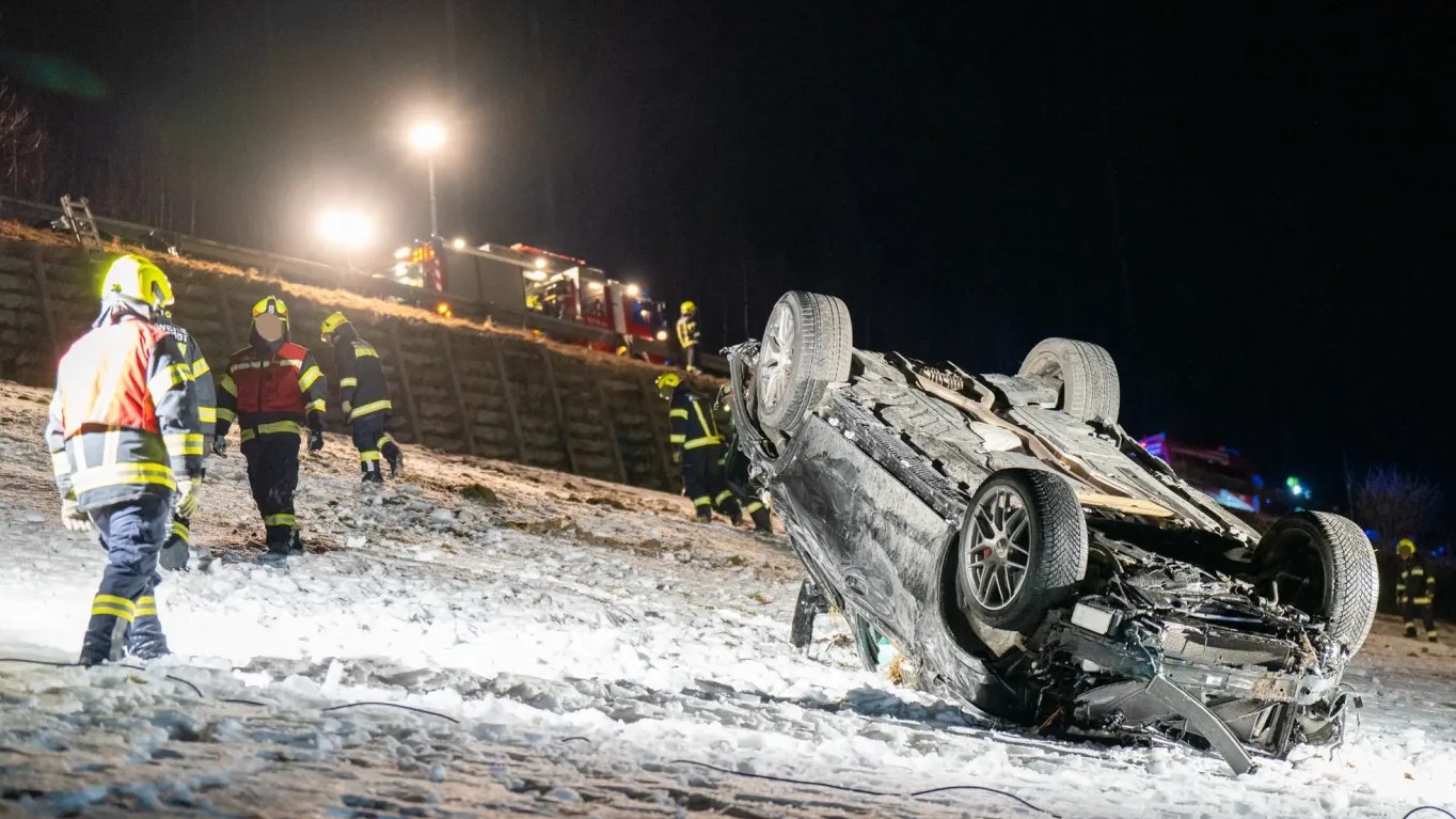 Das Wrack kam erst 50 Meter weiter zum Liegen.