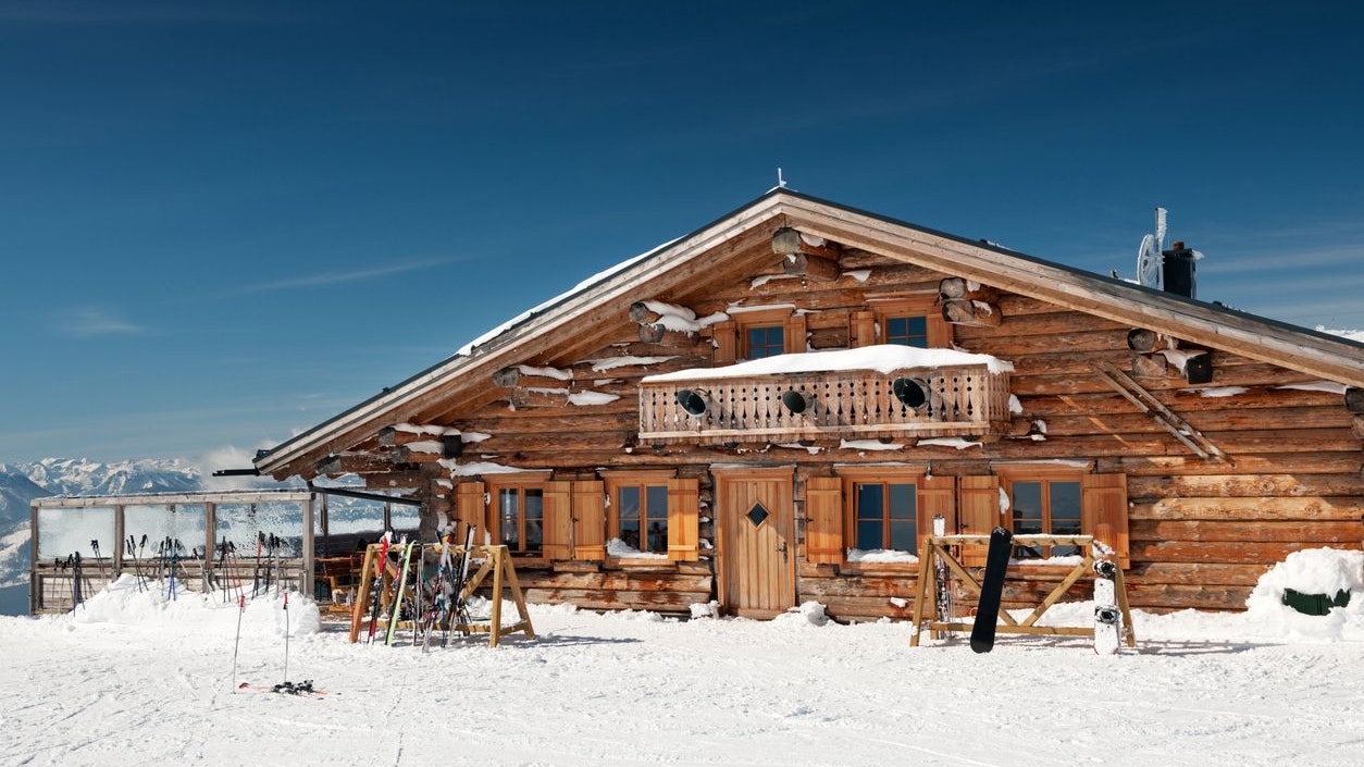 Heute.at - Im Schnee ausgerutscht – Skifahrer klagt Hüttenwirt