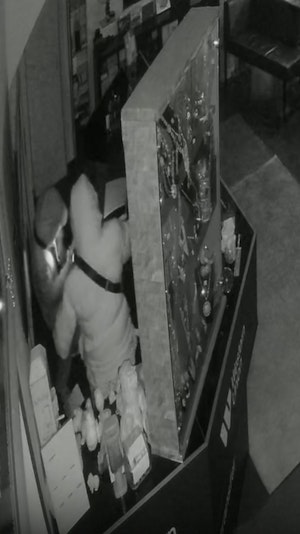 Einbruchsdiebstähle Wien: Minderjährige PlayStation-Bande gefasst. Polizei stellt gestohlene Smartphones und Bargeld sicher. Aktuelle Details.