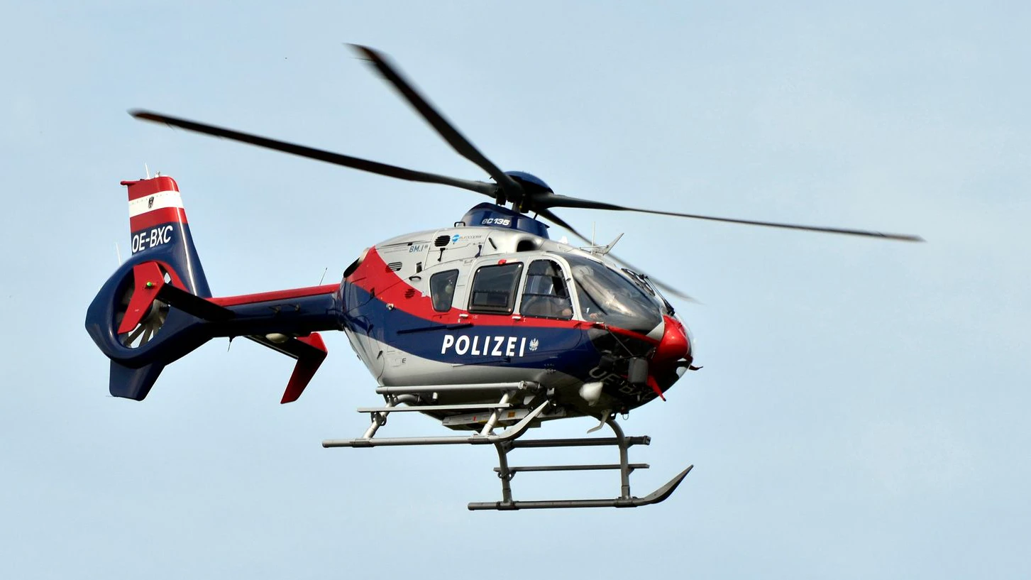 Im Einsatz stand auch der Polizeihubschrauber Libelle. Archivbild.