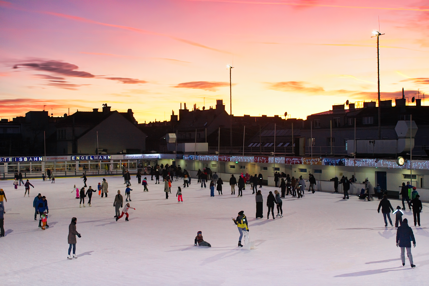 Heute.at - Eislaufen über den Dächern Wiens