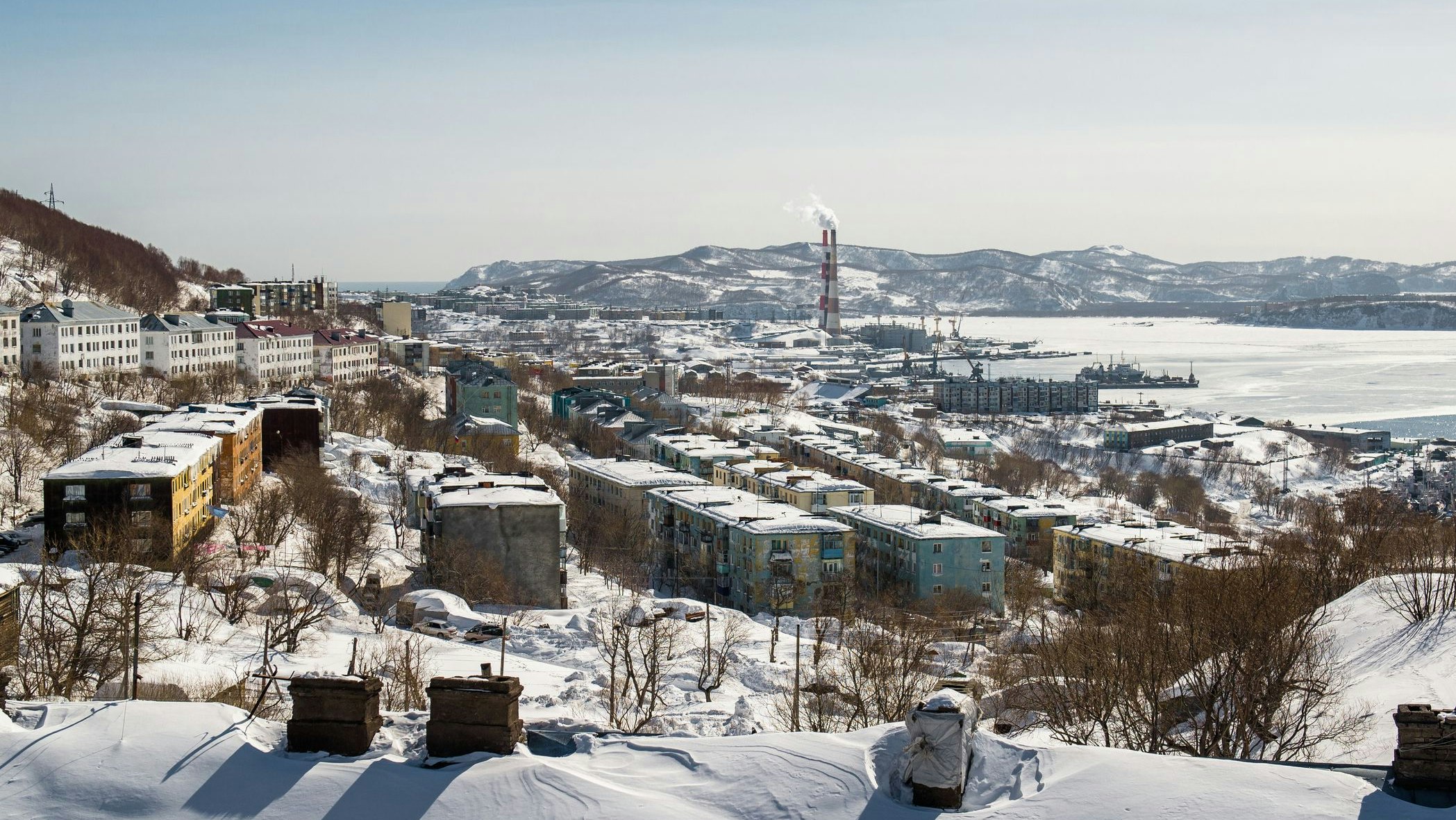 Blick auf die besonders betroffene Stadt Petropawlowsk-Kamtschatski in Kamtschatka (Russland).