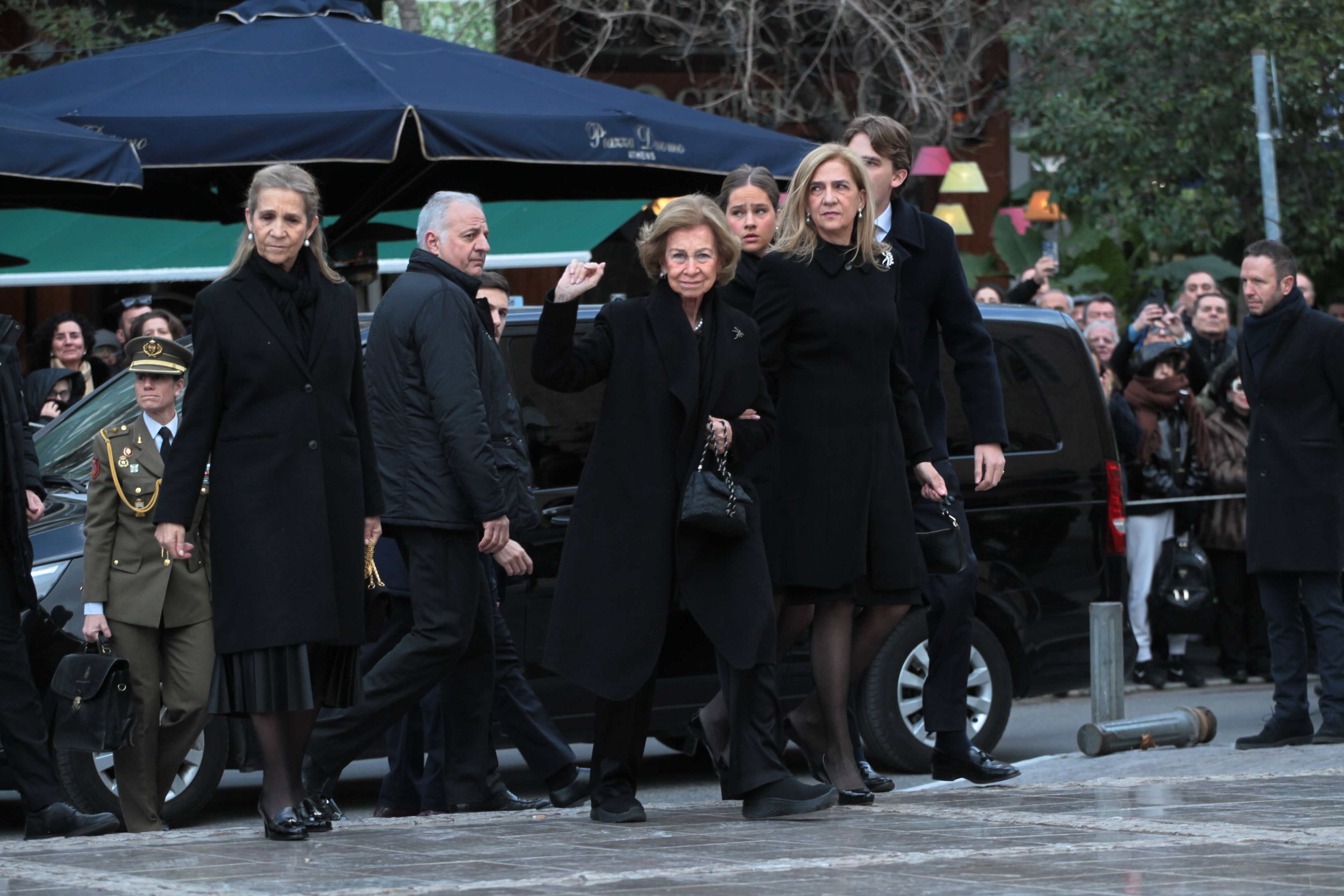 Sofia versucht für die Presse zu lächeln.