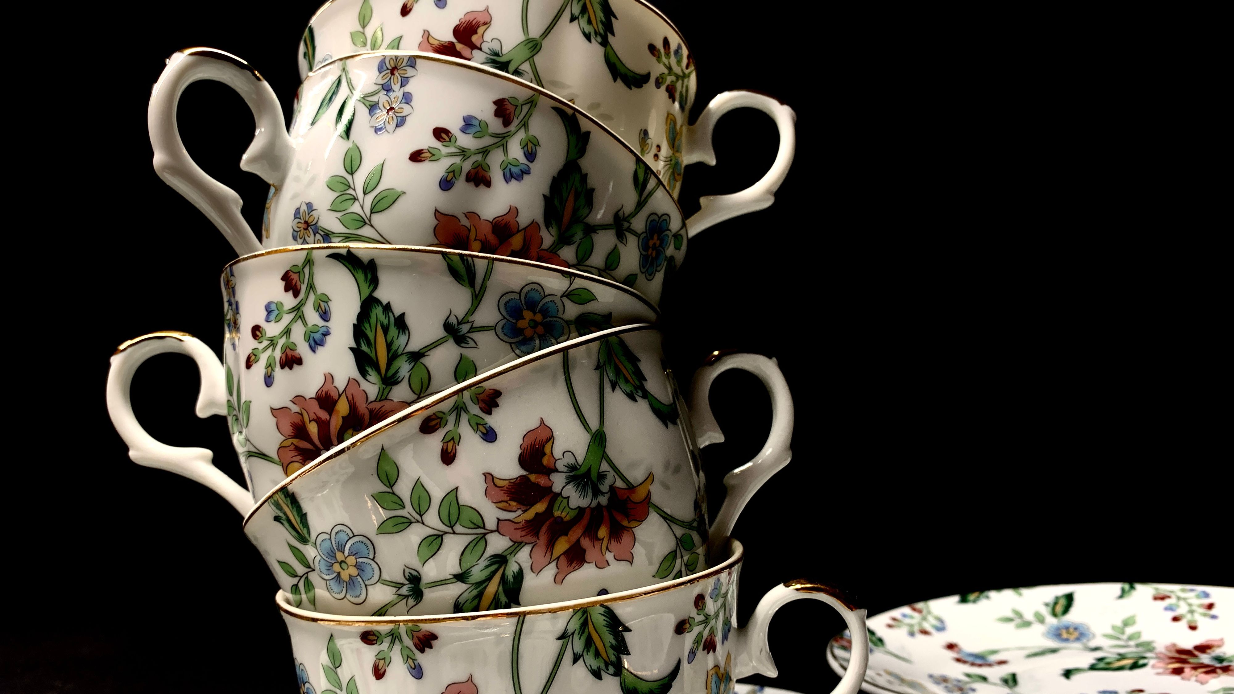 Heute.at - Wieso du von Flohmarkt-Porzellan nicht essen solltest