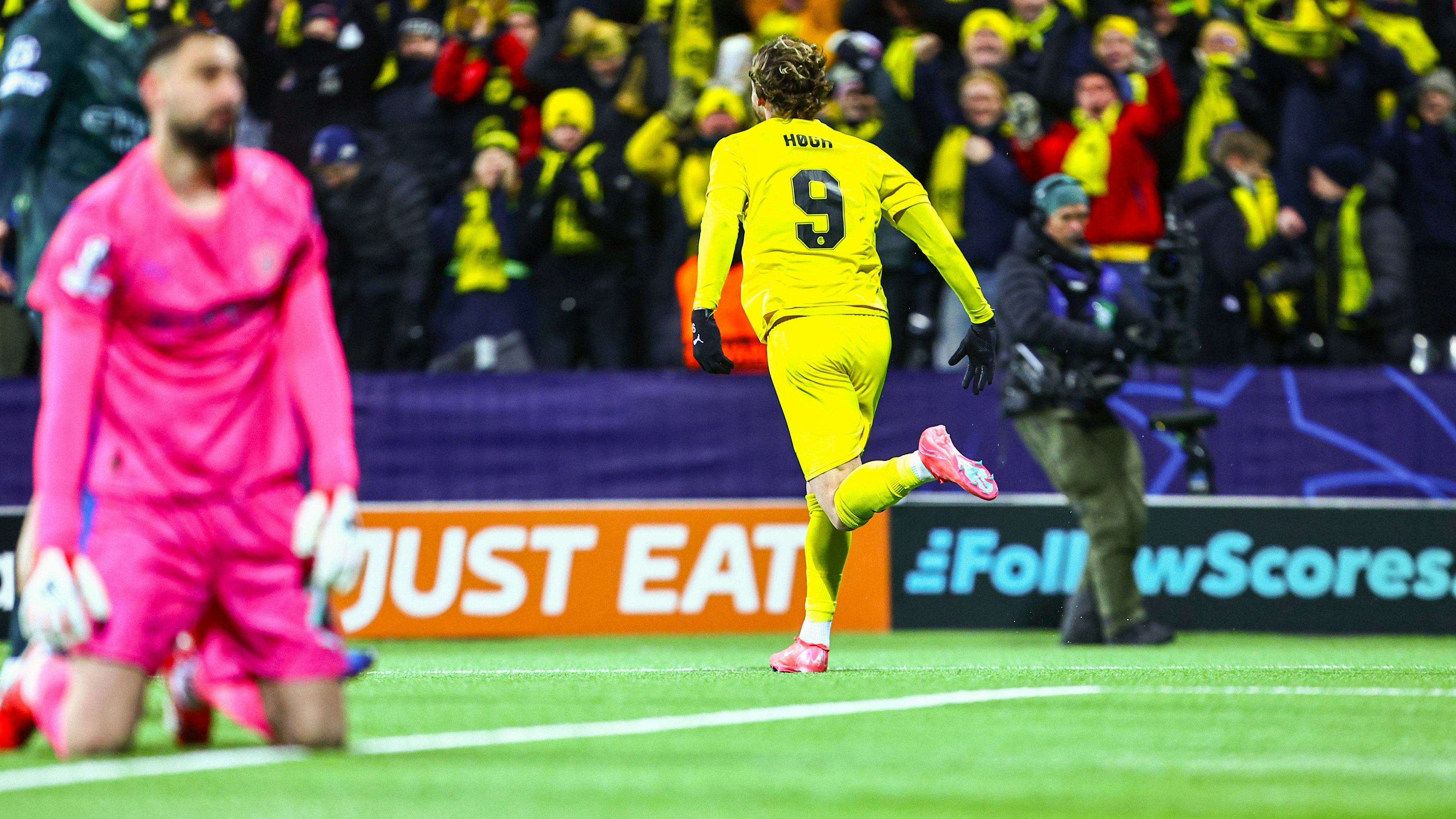 Kasper Högh schnürt gegen Manchester Cityden Doppelpack. 