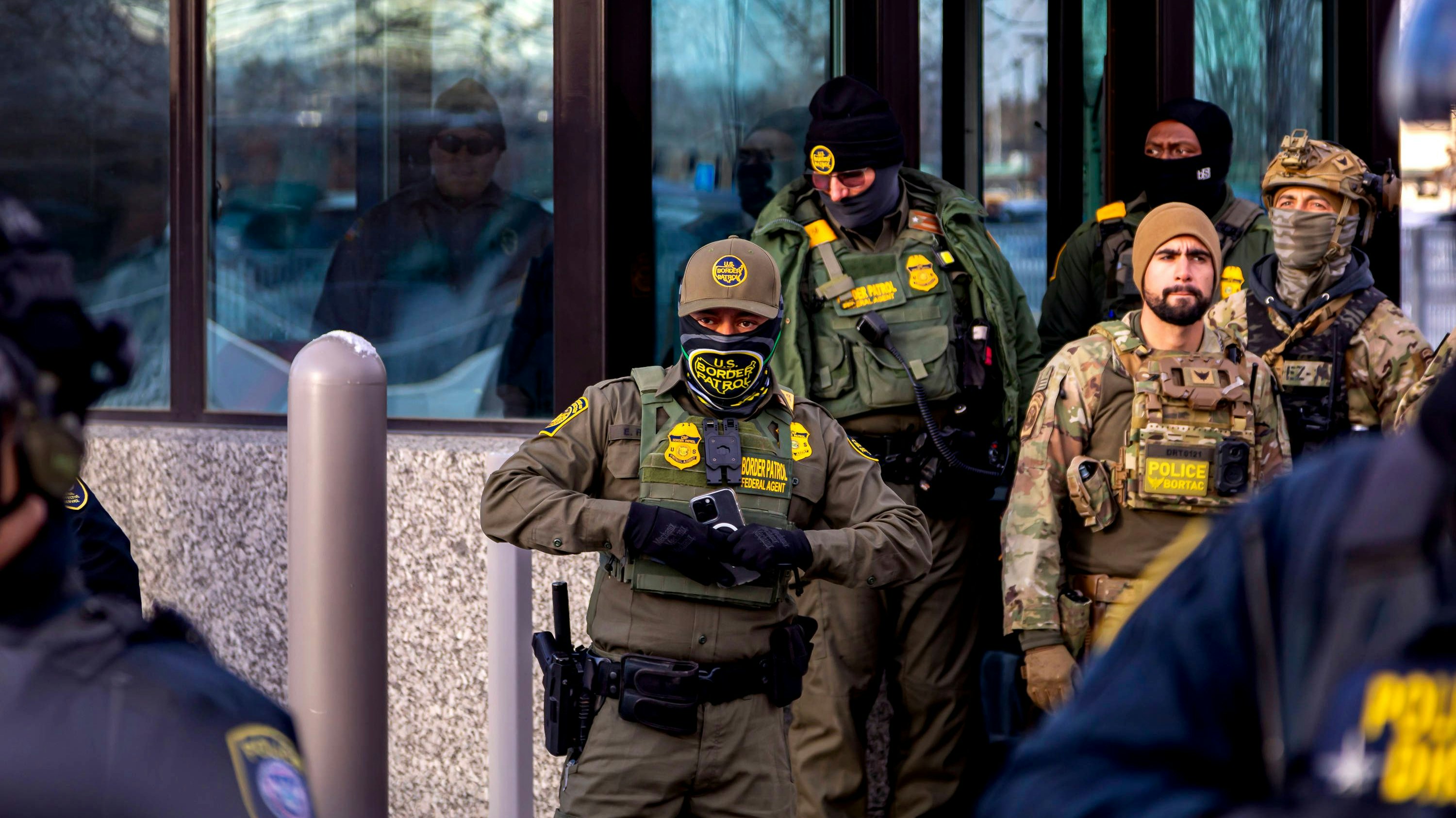 Heute.at - USA droht Finanz-Crash nach Todesschüssen auf Pretti