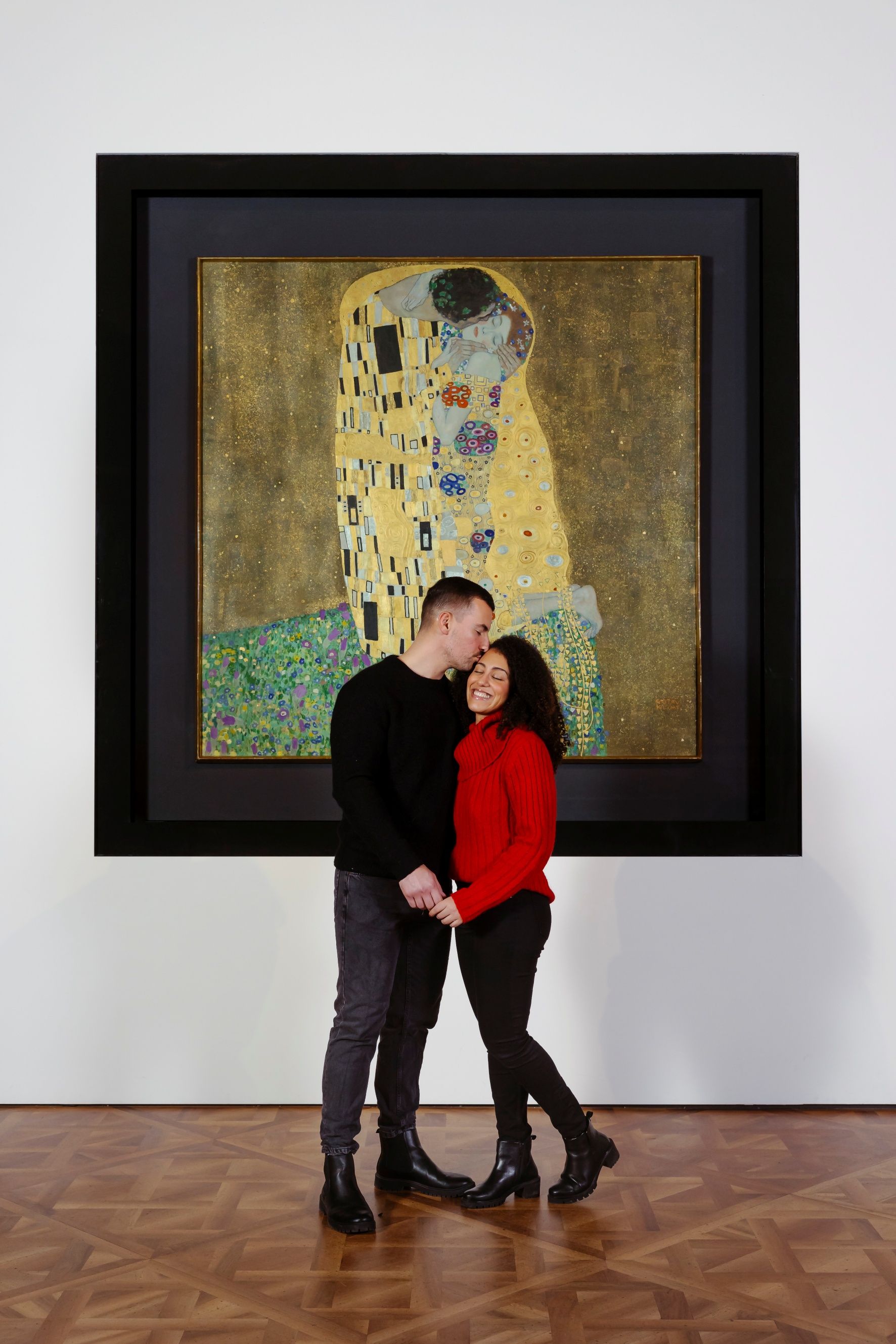 Jährlich kommen Paare aus aller Welt zum Valentinstag ins Belvedere und tauschen Zärtlichkeiten aus. Schmusen vor dem berühmten Klimt steht beim Date also fix auf dem Programm.