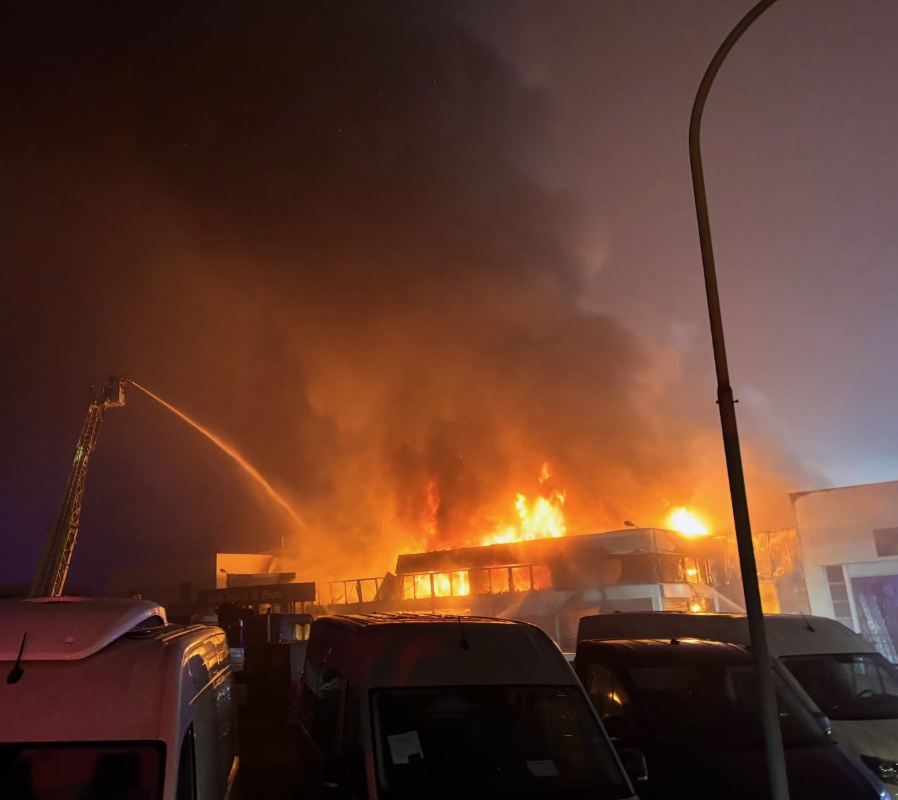 Heute.at - Explosionen, Flammen – Handyalarm an Bevölkerung