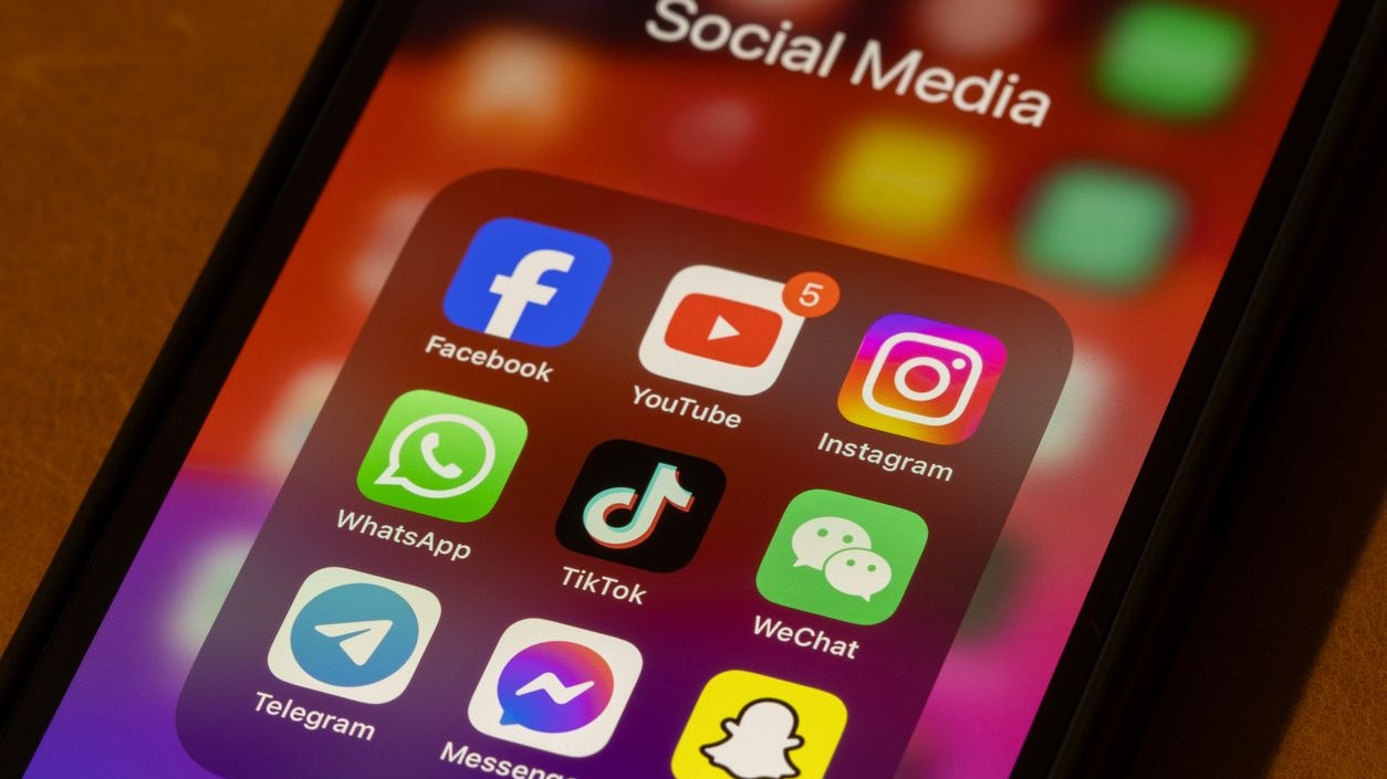 Heute.at - Großbritannien erwägt Social-Media-Verbot!