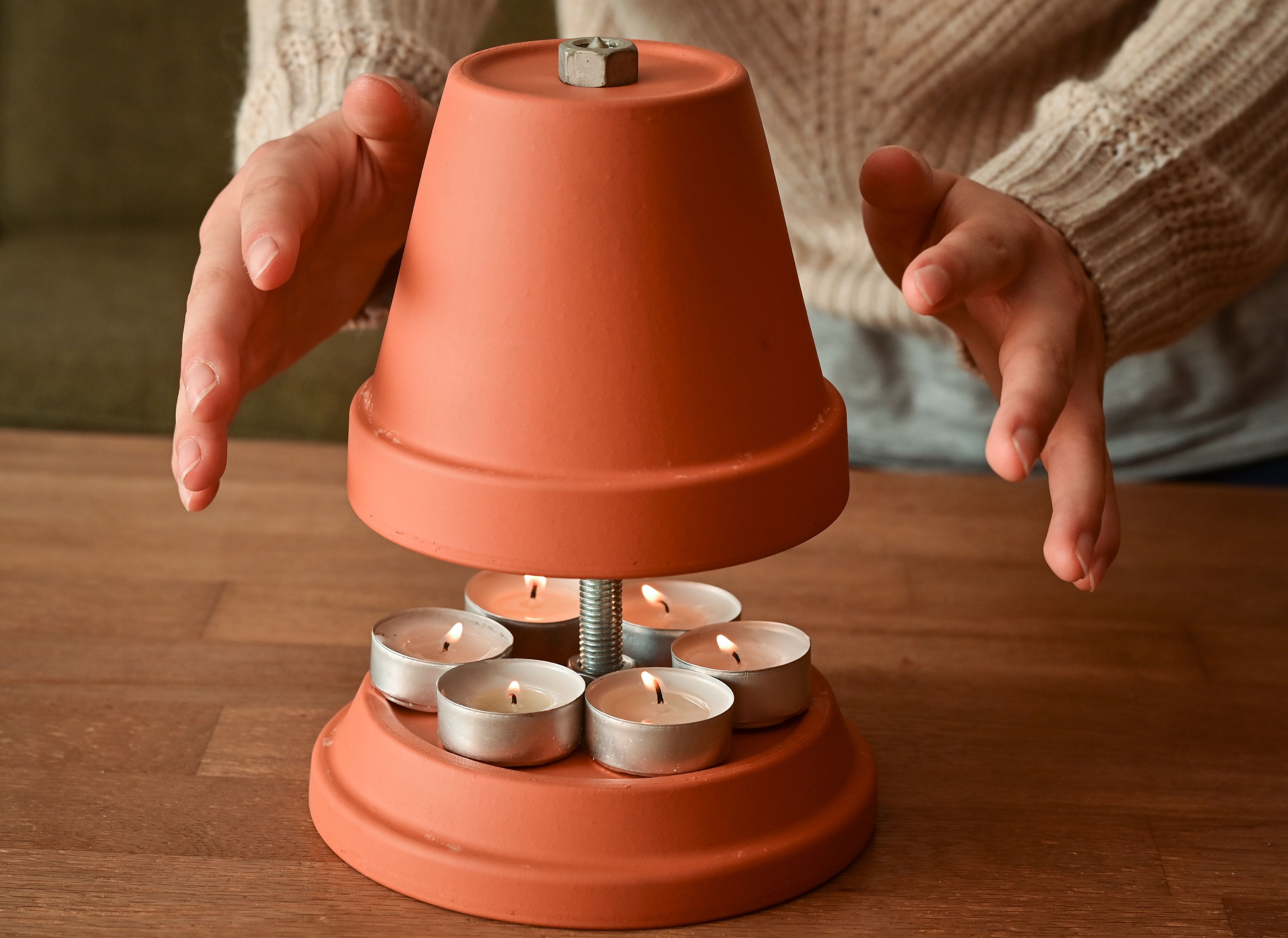 Die kleinen Öfen können extrem heiß werden: Wer diese berührt, verbrennt sich schnell.