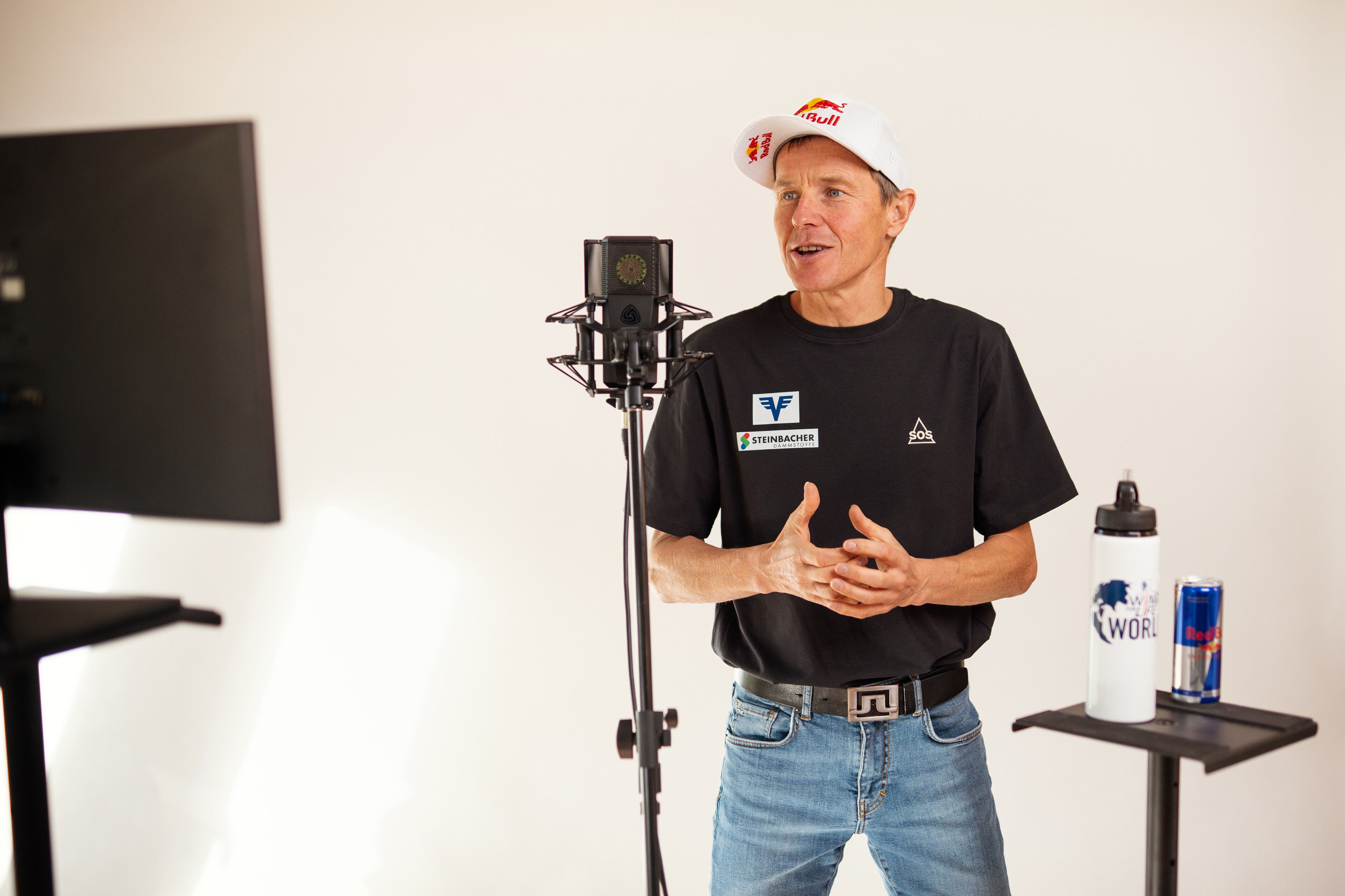 Skisprung-Legende Andreas Goldberger begleitet Läufer erstmals persönlich in der Wings for Life World Run App. 